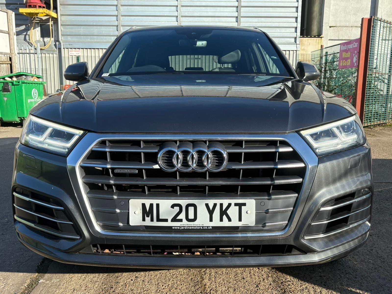 Audi Q5 view 3