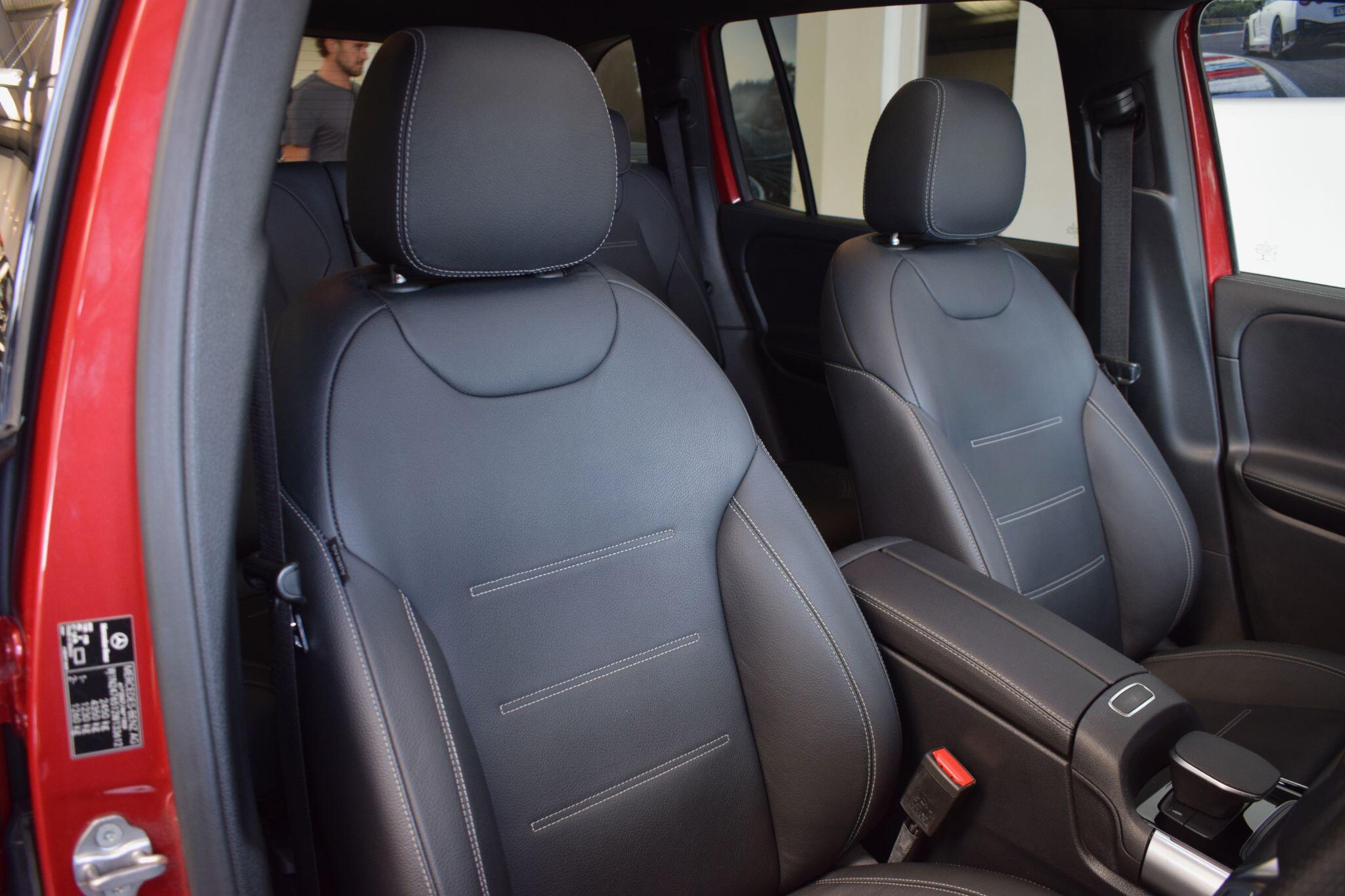 Mercedes-Benz GLB view 9