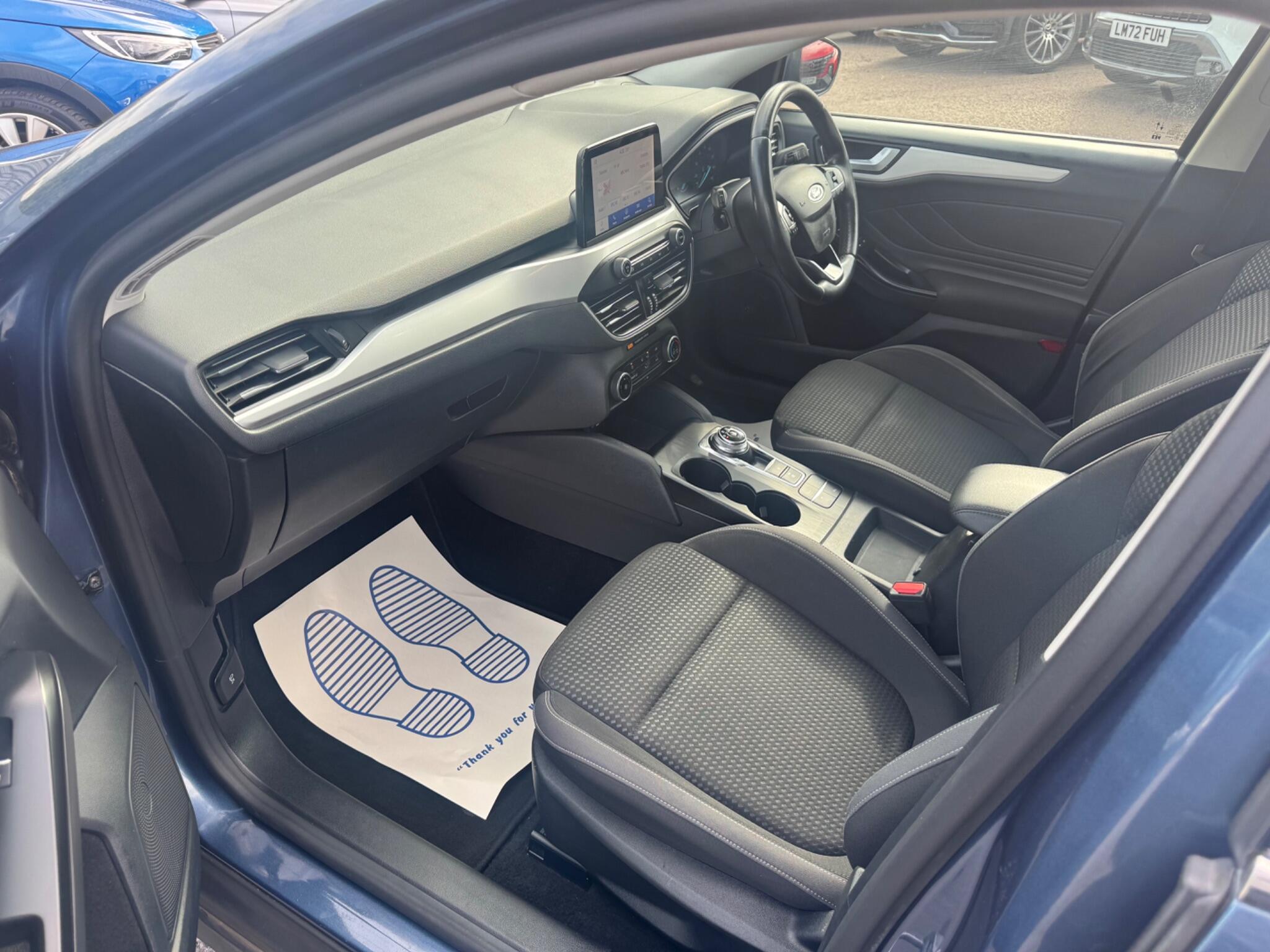 Ford Focus view 10