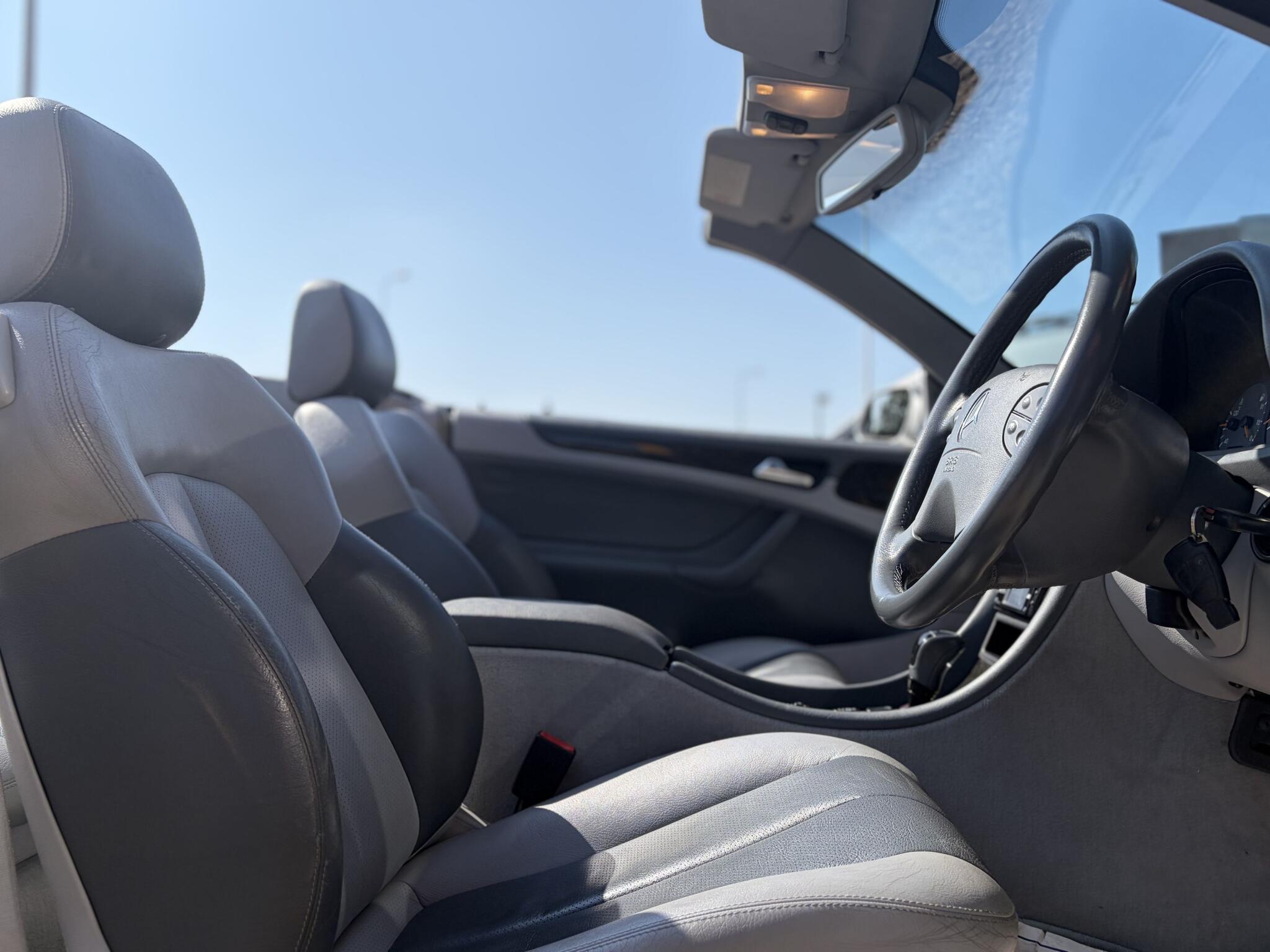 Mercedes-Benz CLK view 15