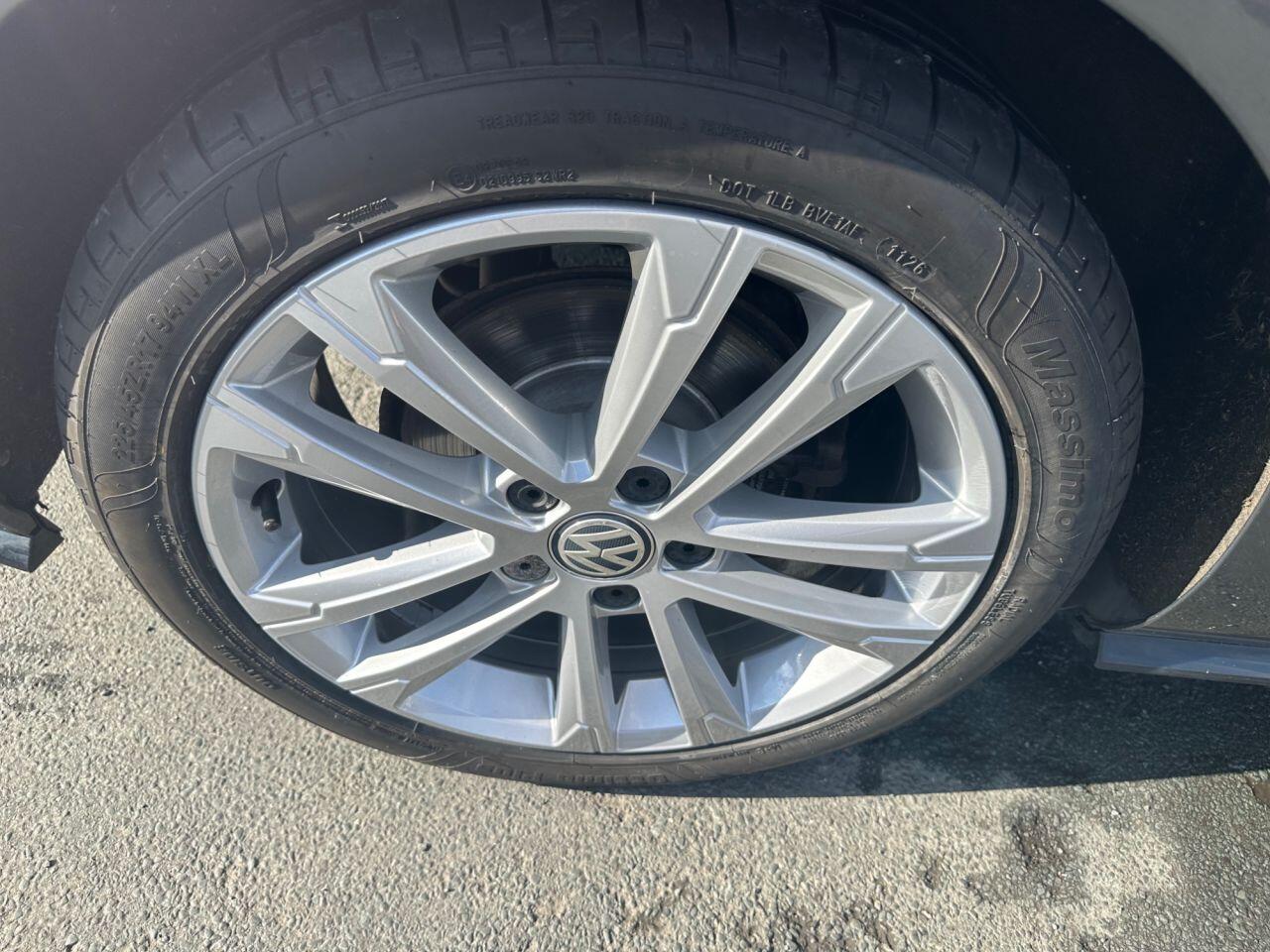 Volkswagen Golf view 26