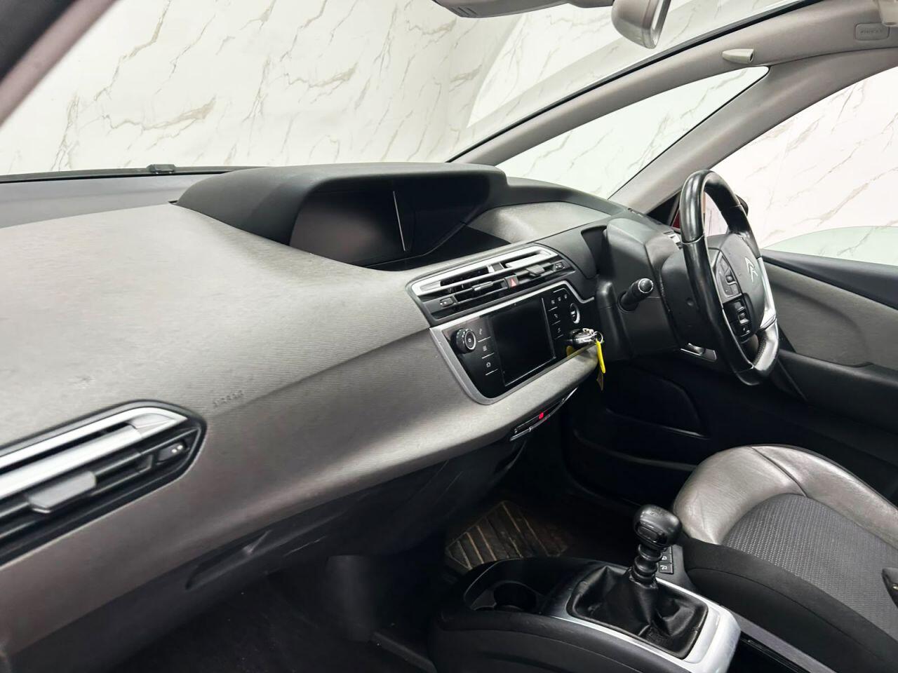 Citroen Grand C4 Spacetourer view 15