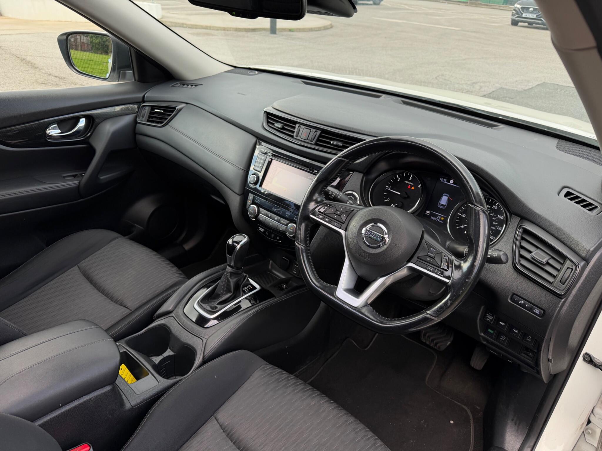 Nissan X-Trail view 13