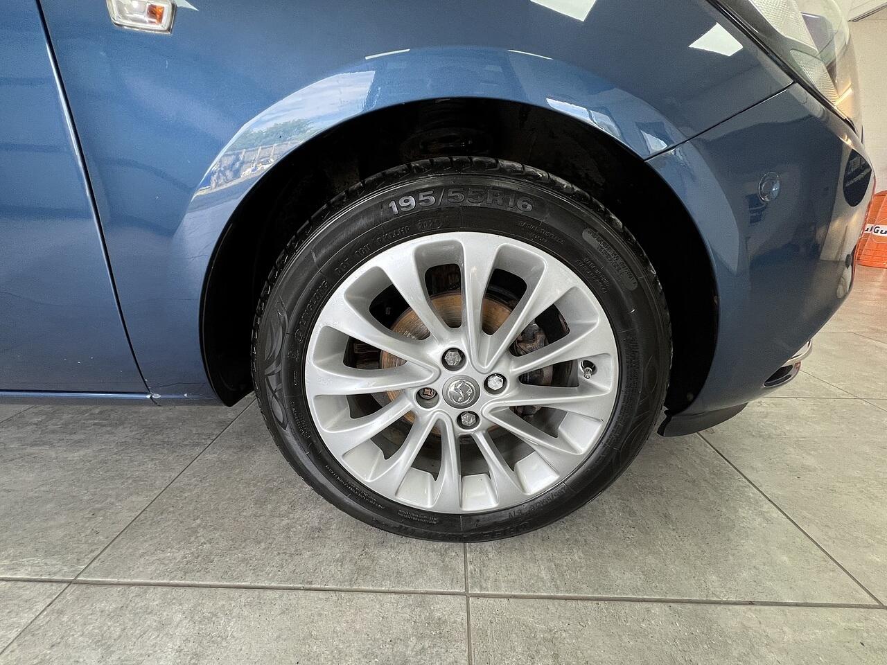 Vauxhall Corsa view 21