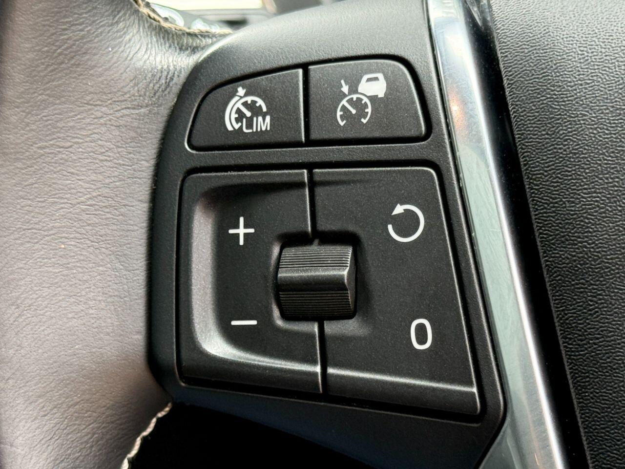 Volvo V40 view 28