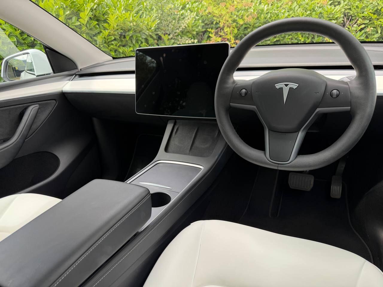 Tesla Model Y view 33