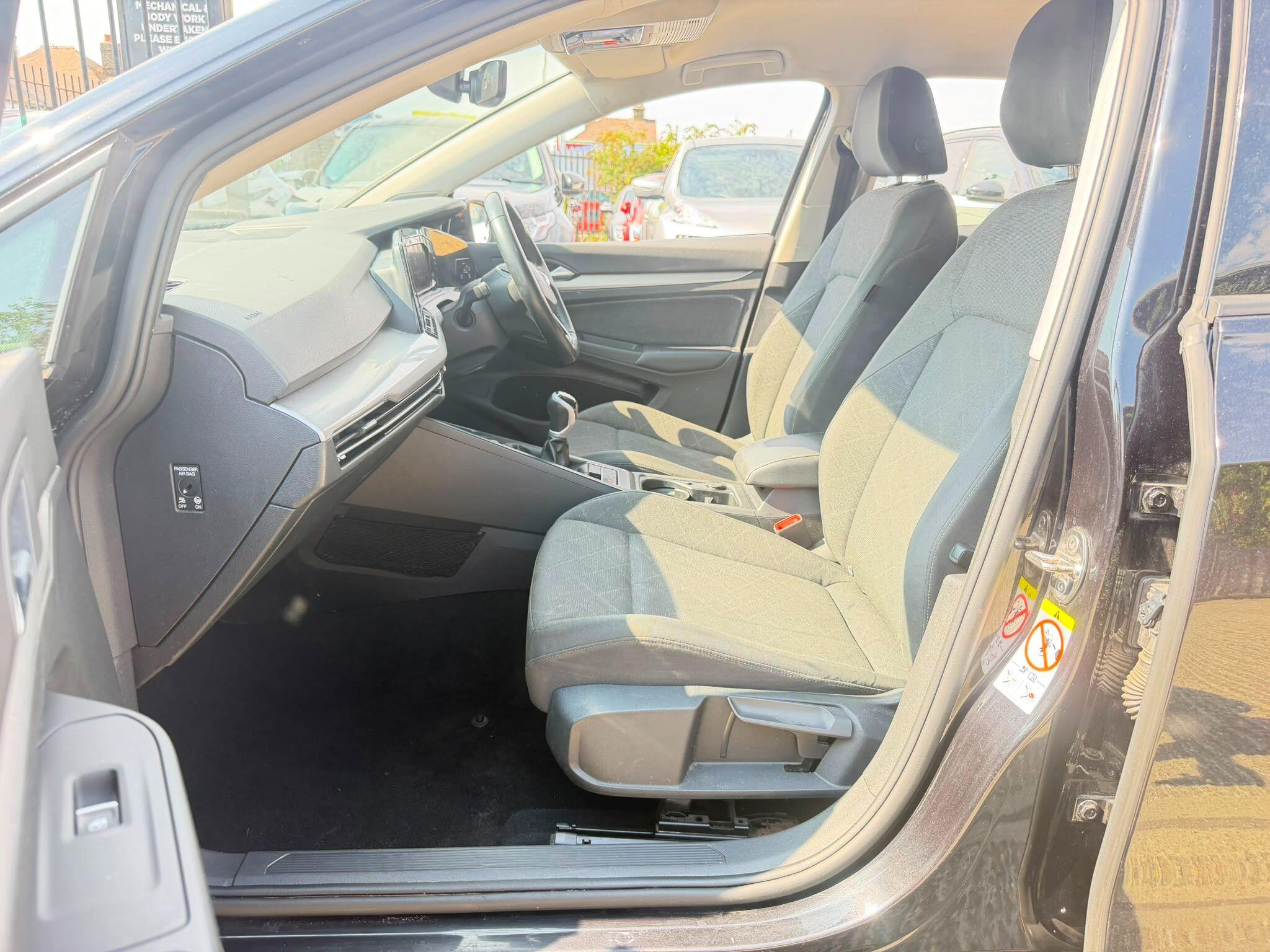 Volkswagen Golf view 17
