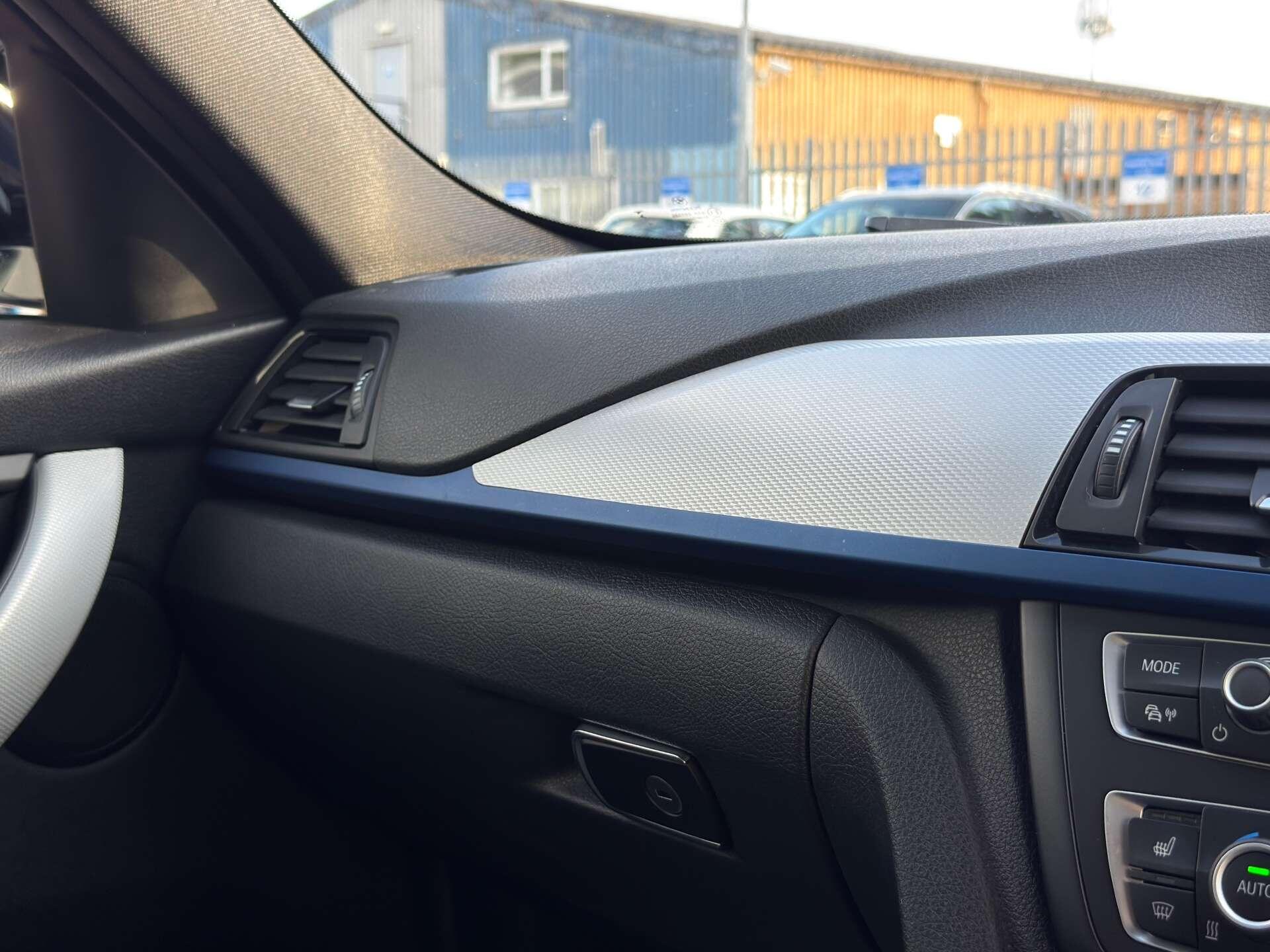 BMW 3 Series view 34