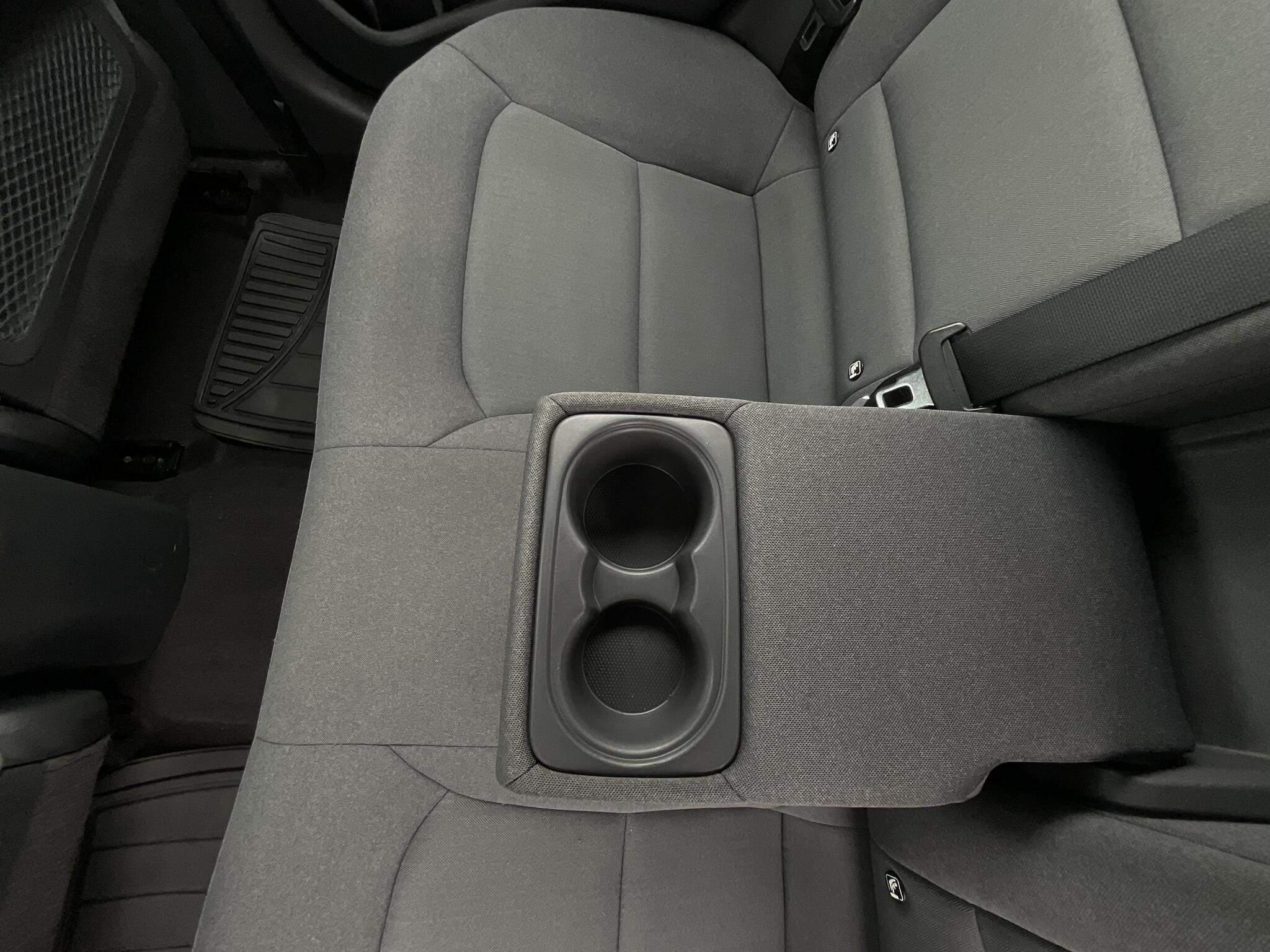 Hyundai Ioniq view 16