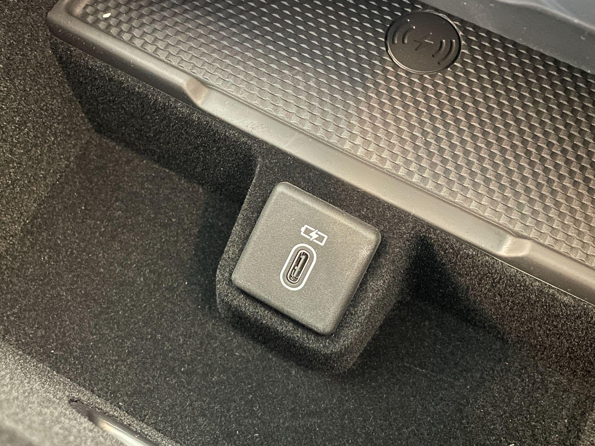 Land Rover Range Rover view 14