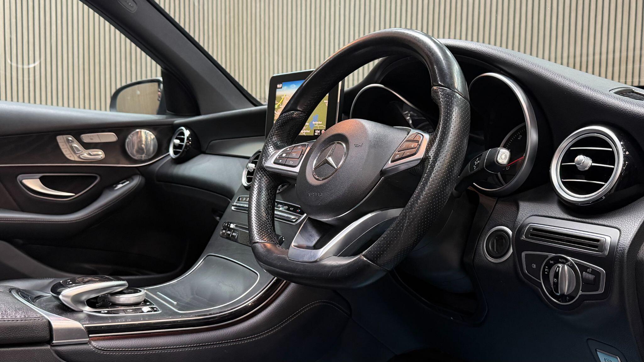 Mercedes-Benz GLC view 15