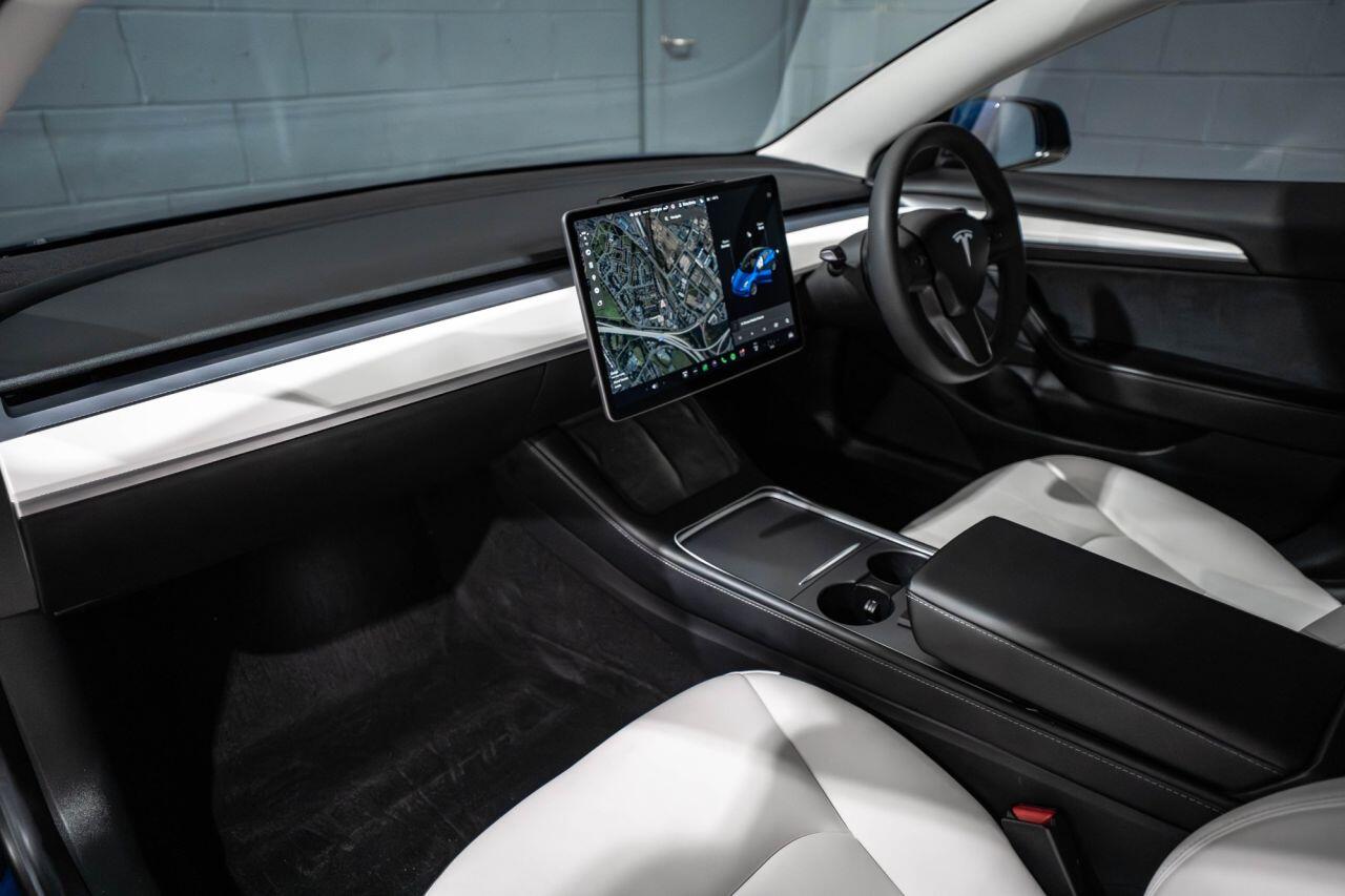 Tesla Model 3 view 15