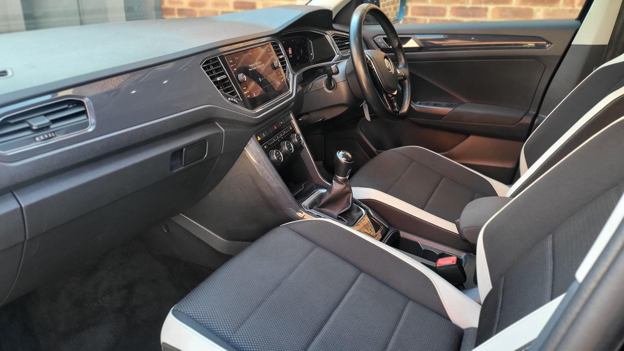 Volkswagen T-Roc view 2