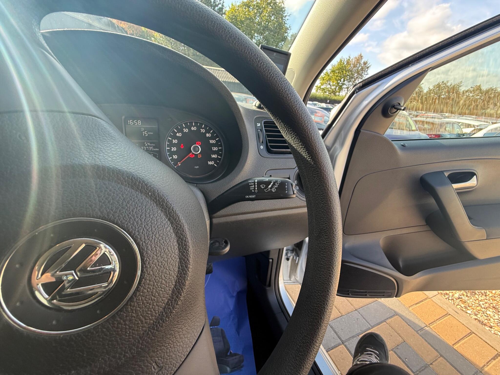 Volkswagen Polo view 25