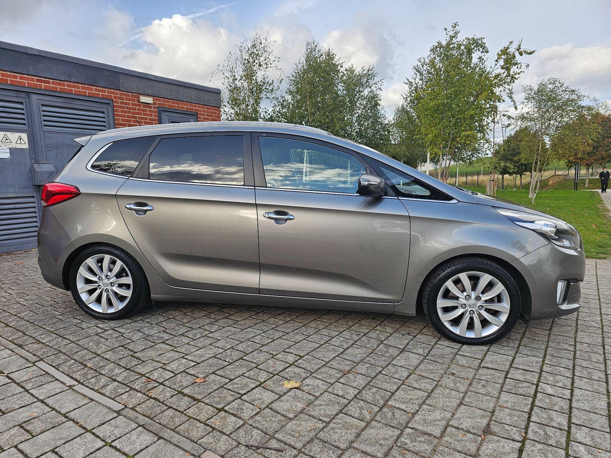 Kia Carens view 7