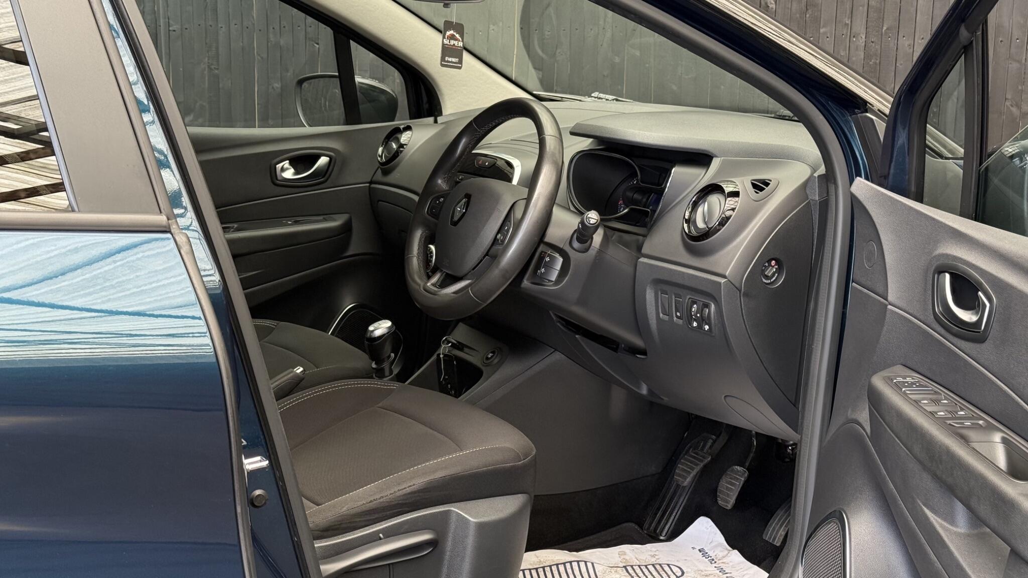 Renault Captur view 16