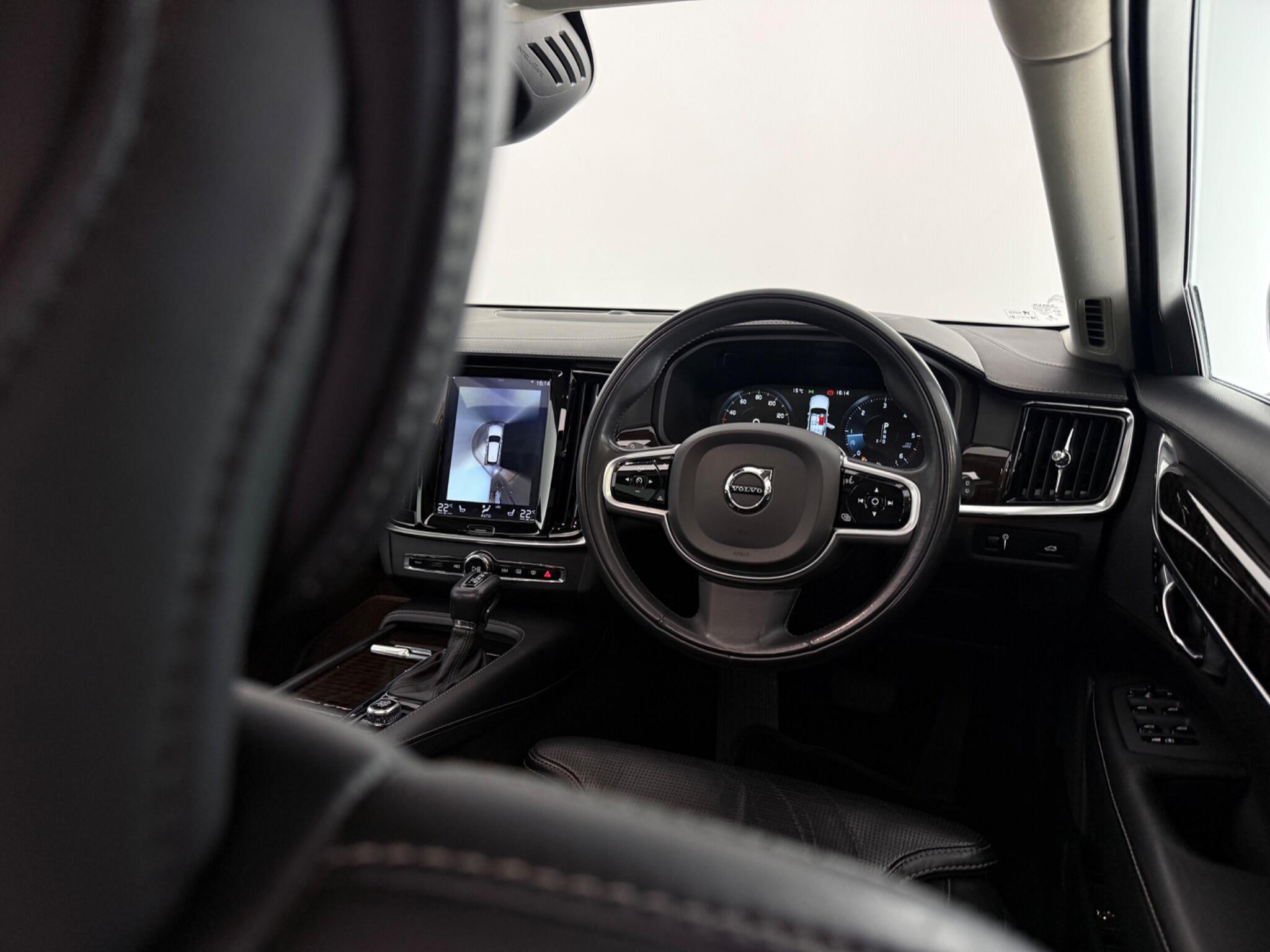 Volvo V90 view 16