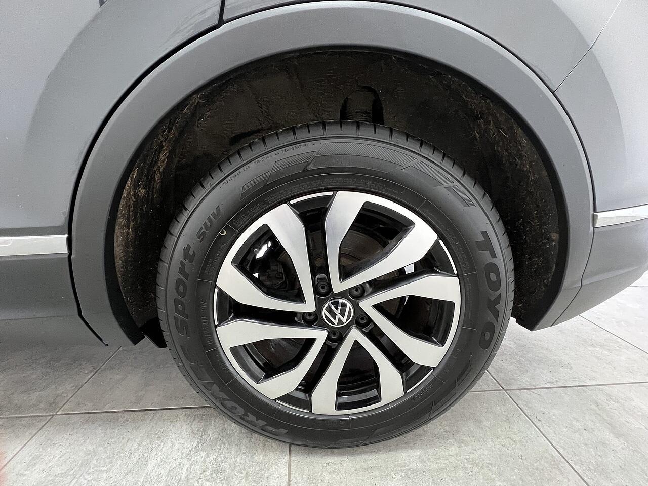 Volkswagen Tiguan view 20