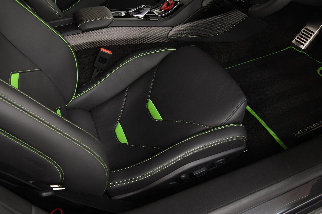 Lamborghini Huracan view 11