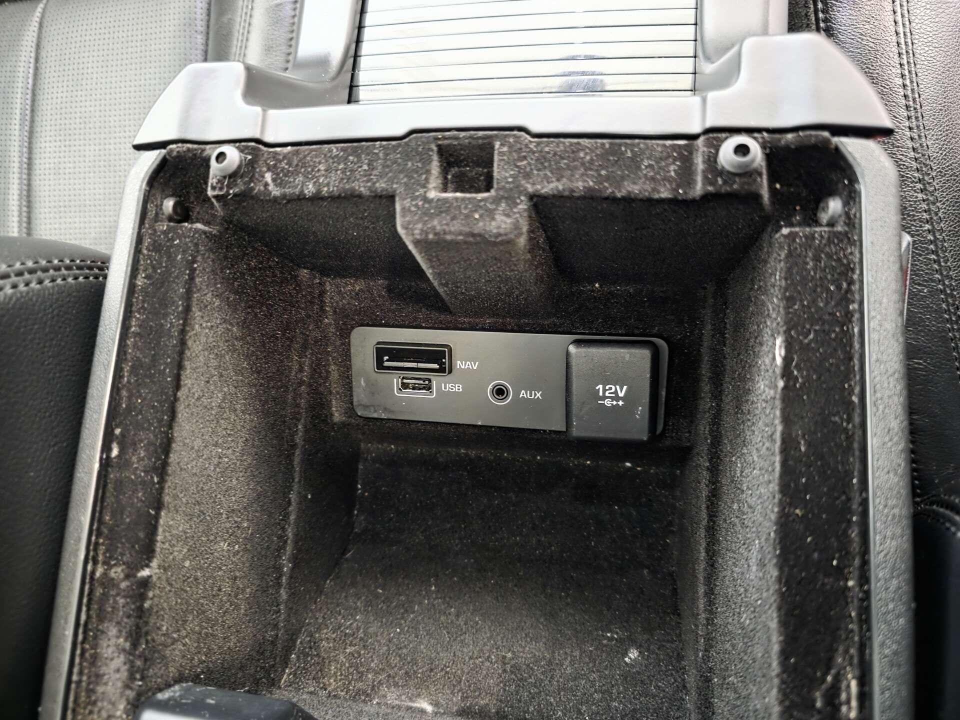 Land Rover Discovery Sport view 51