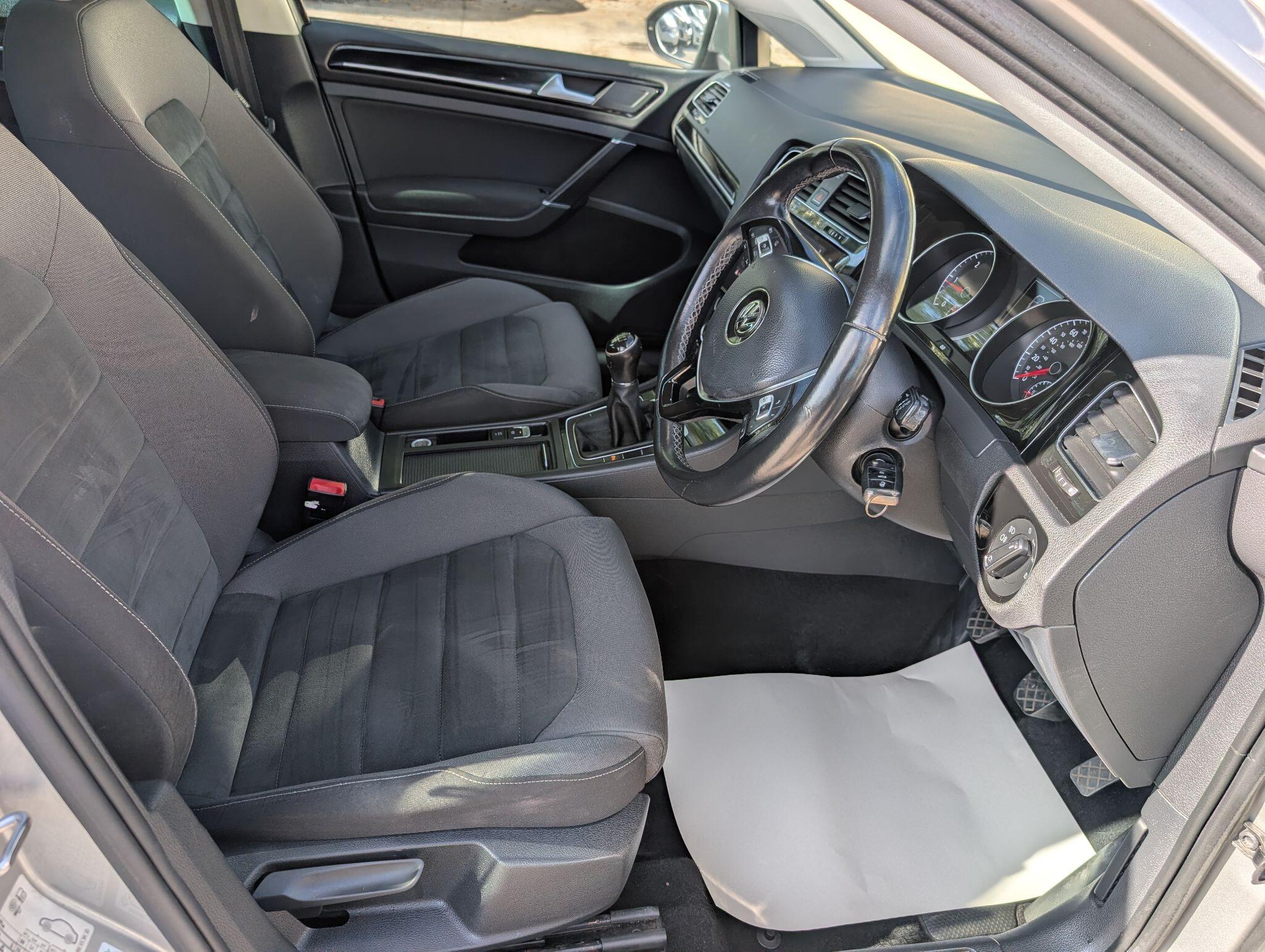 Volkswagen Golf view 15