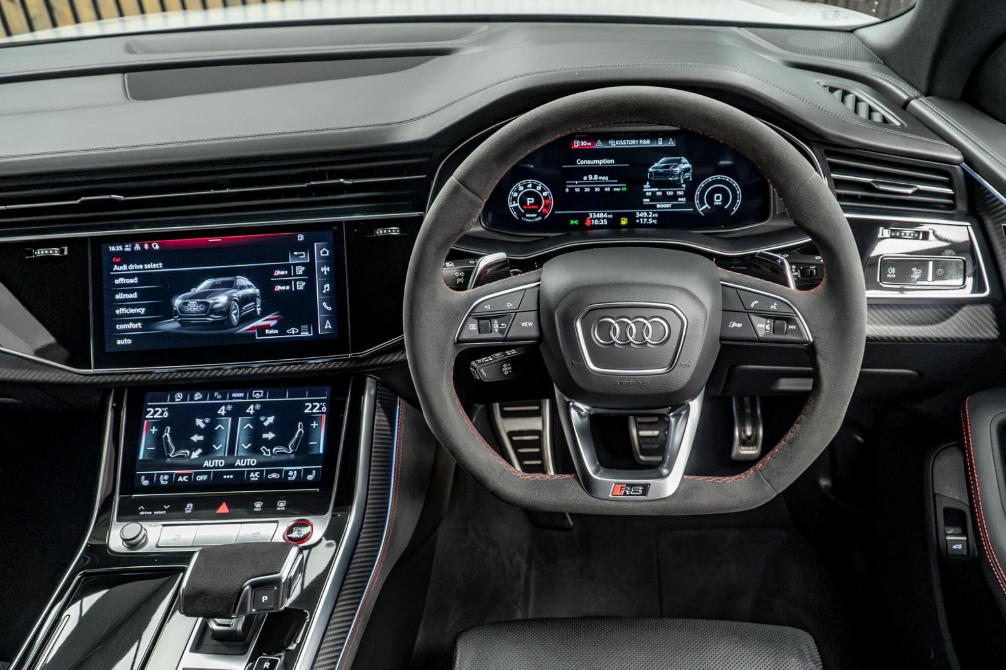 Audi RS Q8 view 25