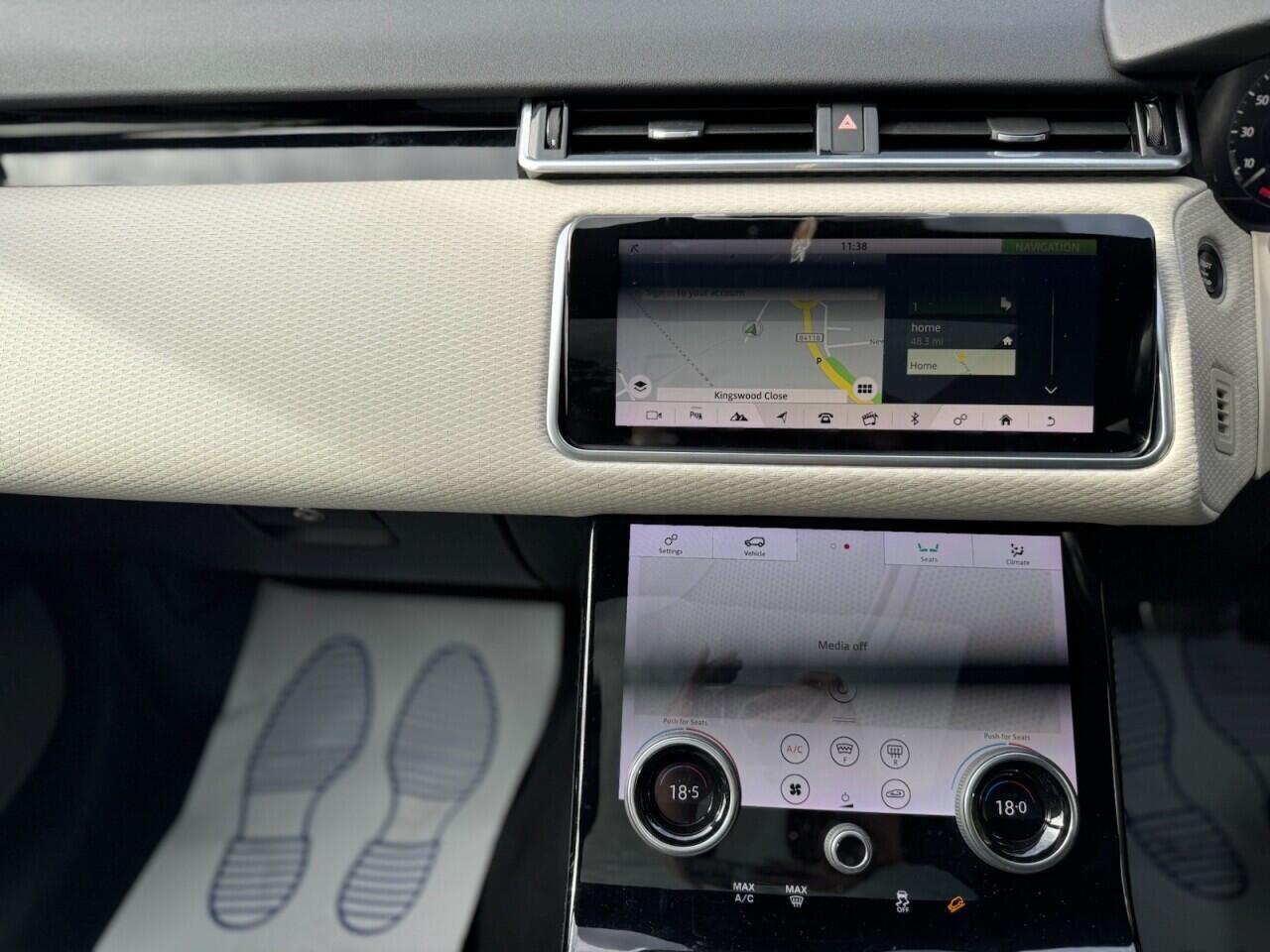 Land Rover Range Rover Velar view 14