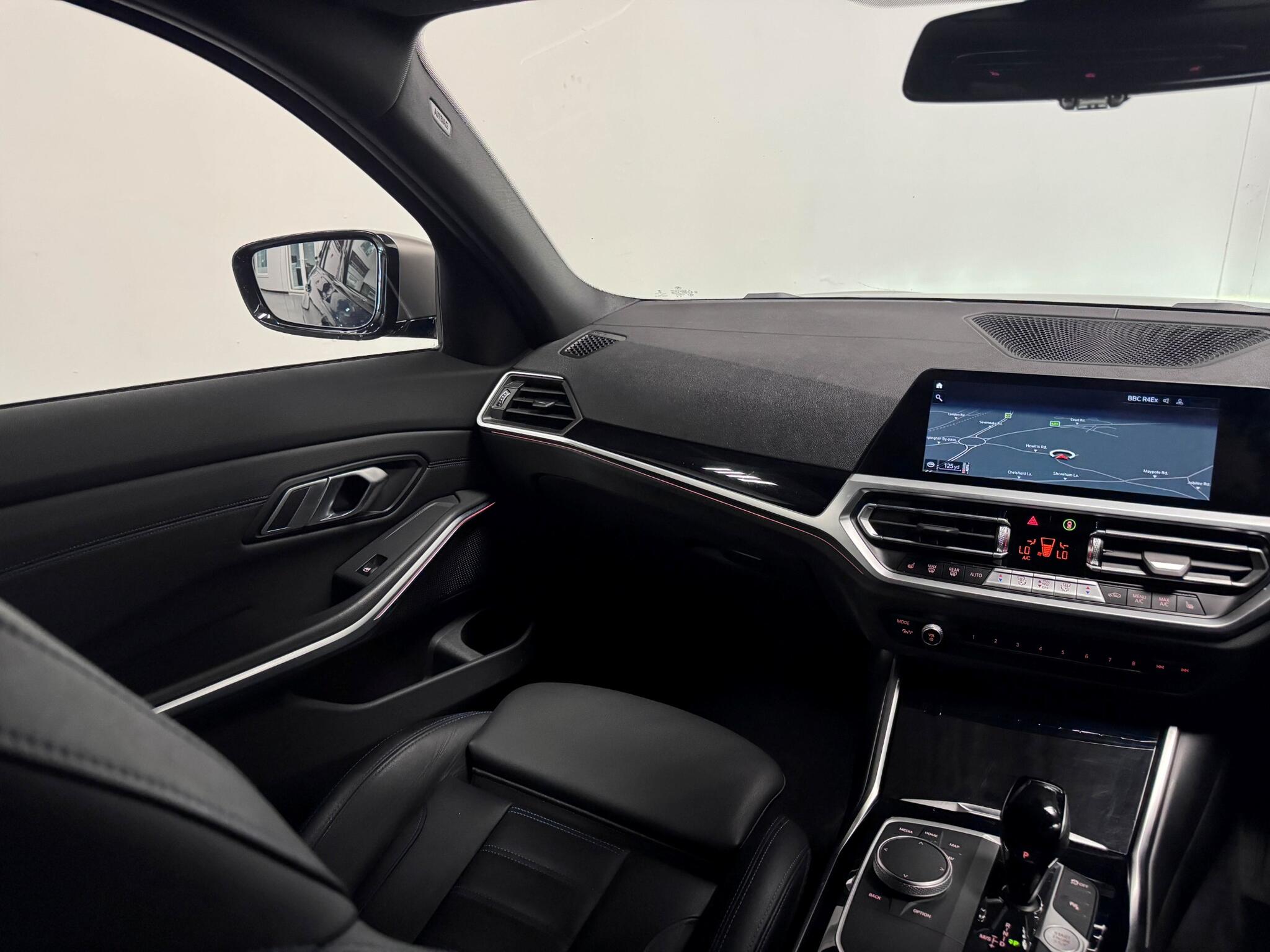 BMW 3 Series view 31