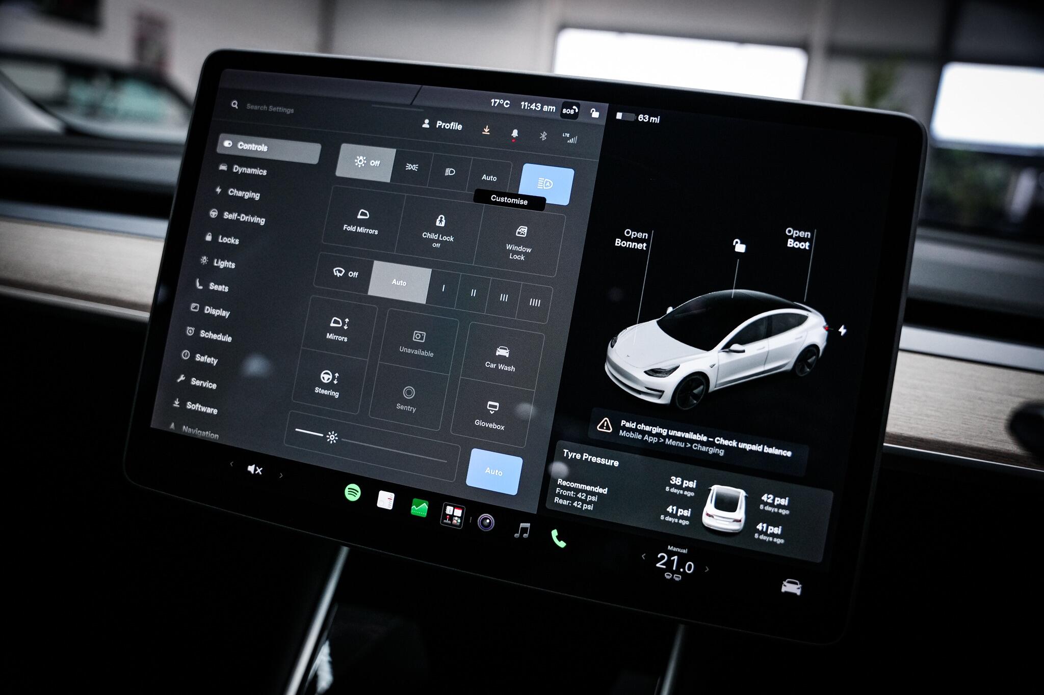 Tesla Model 3 view 5
