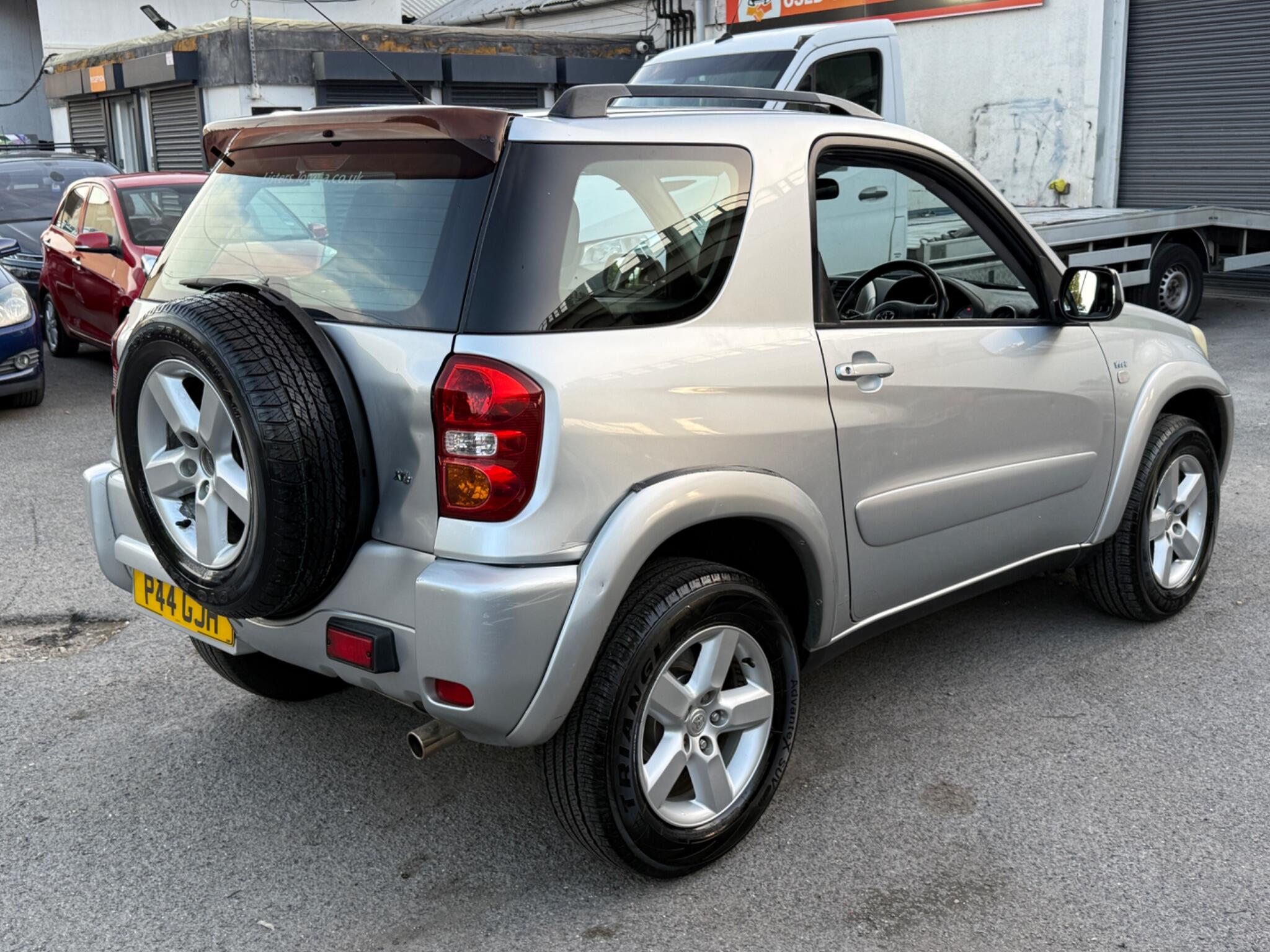 Toyota RAV4 - Image 8