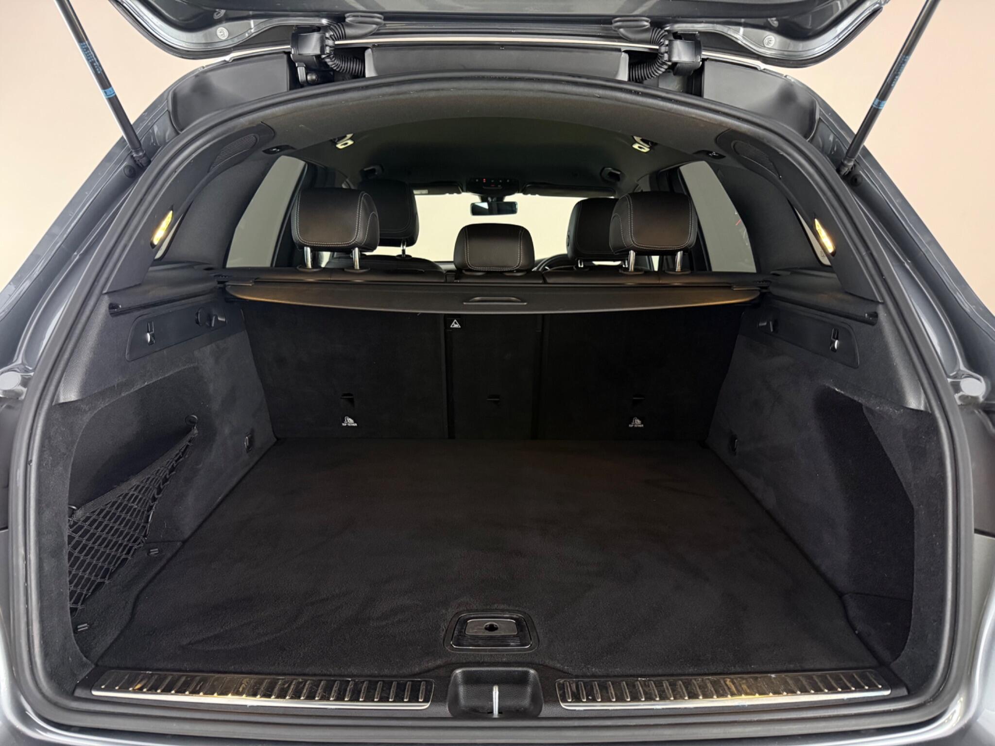 Mercedes-Benz GLC view 10