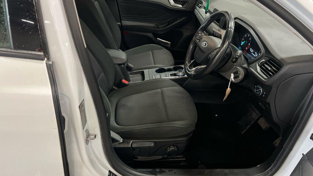 Ford Focus view 2