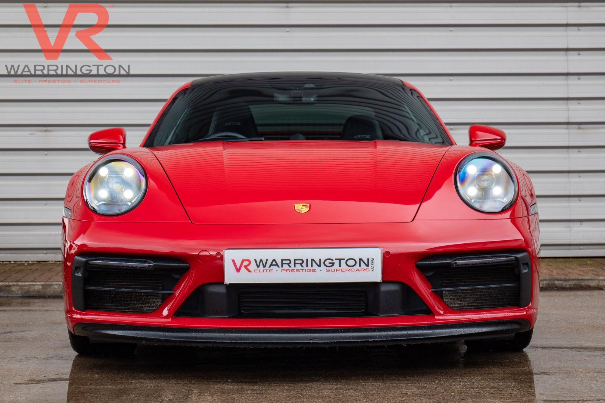 Porsche 911 view 5