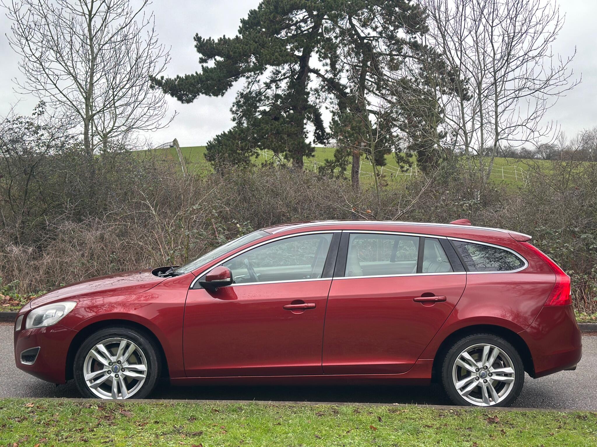 2011 Volvo V60 1.6D DRIVe SE Lux Euro 5 (s/s) 5dr • 110,000 miles image 3