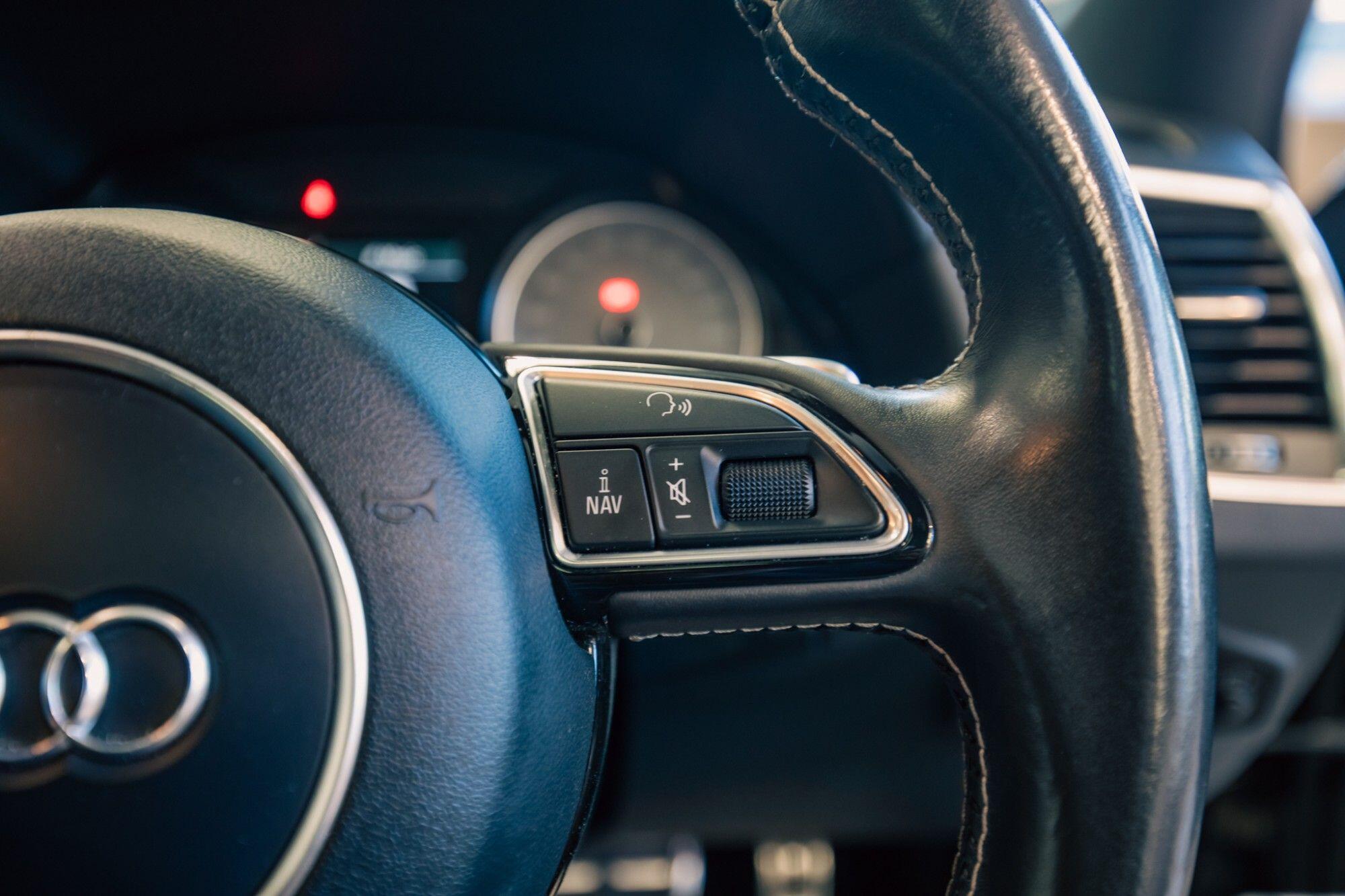 Audi SQ5 view 13