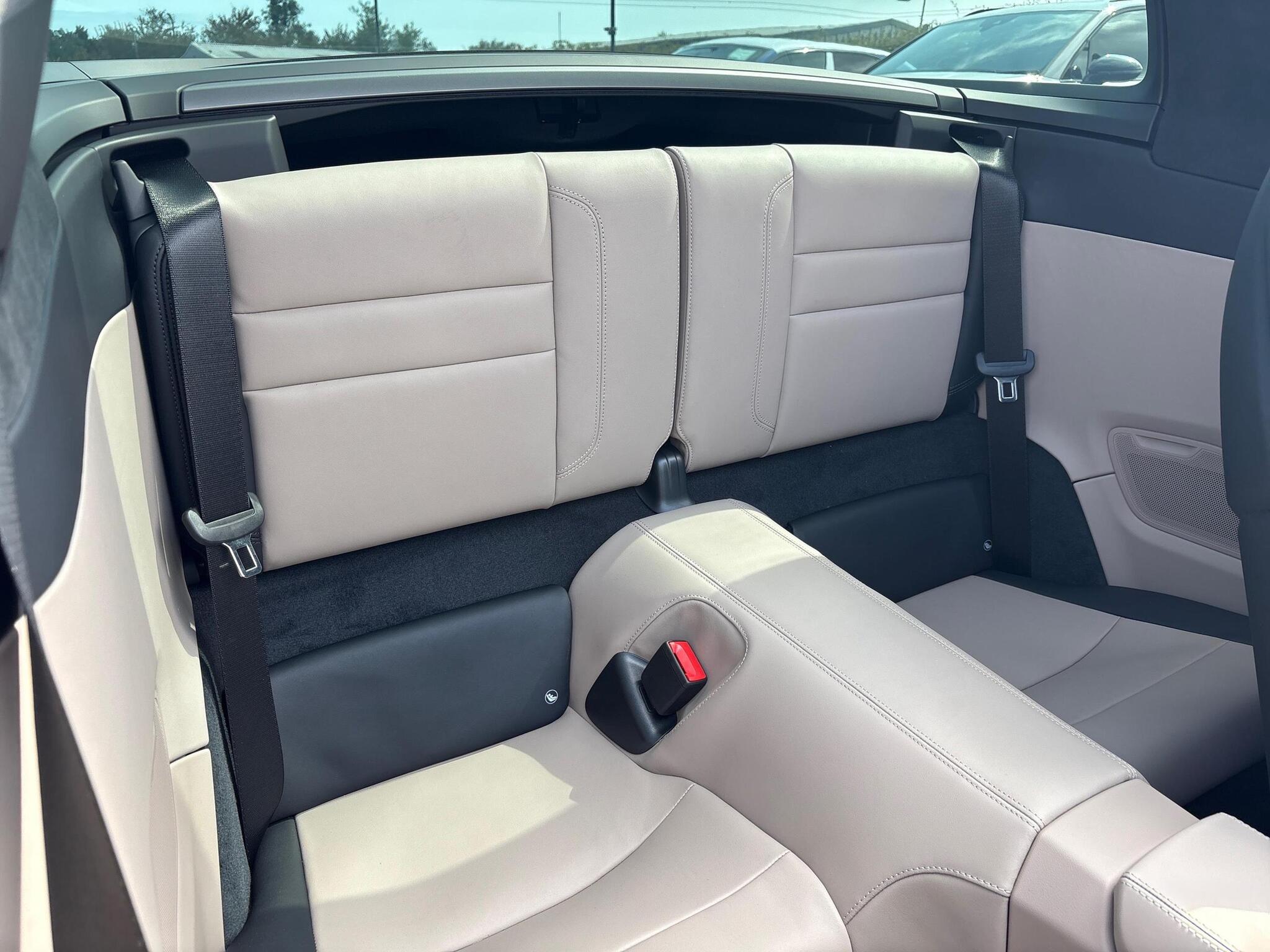 Porsche 911 view 36
