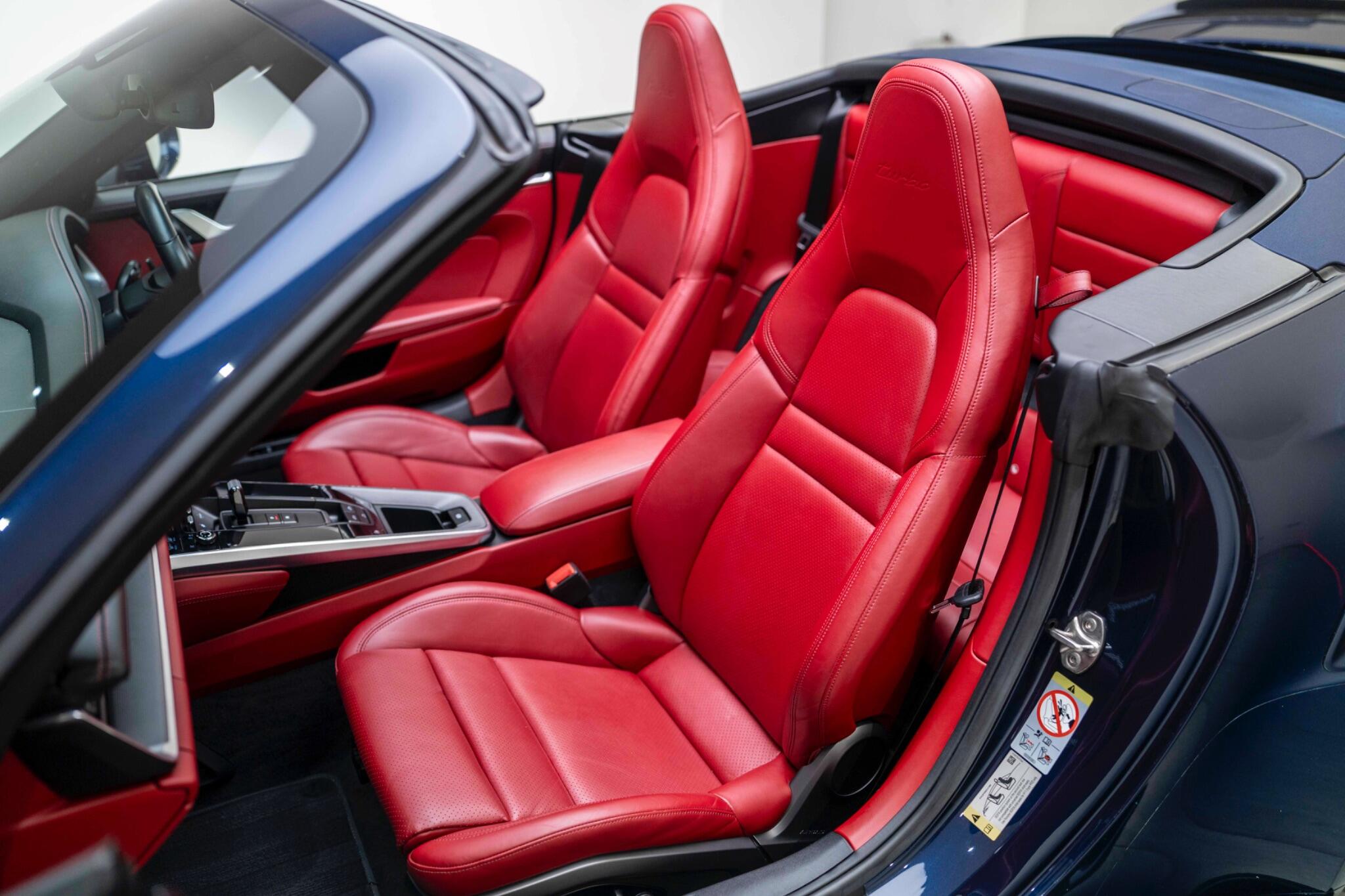 Porsche 911 view 3