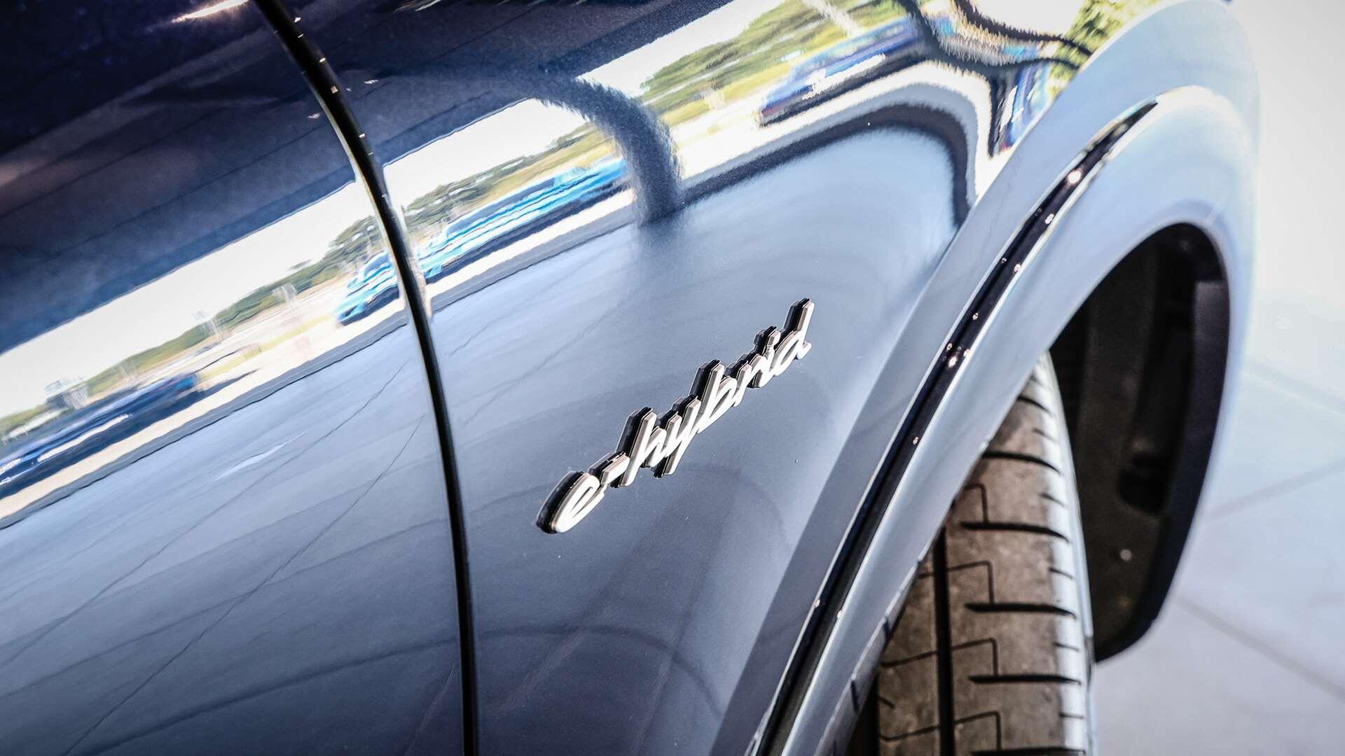 Porsche Cayenne view 27