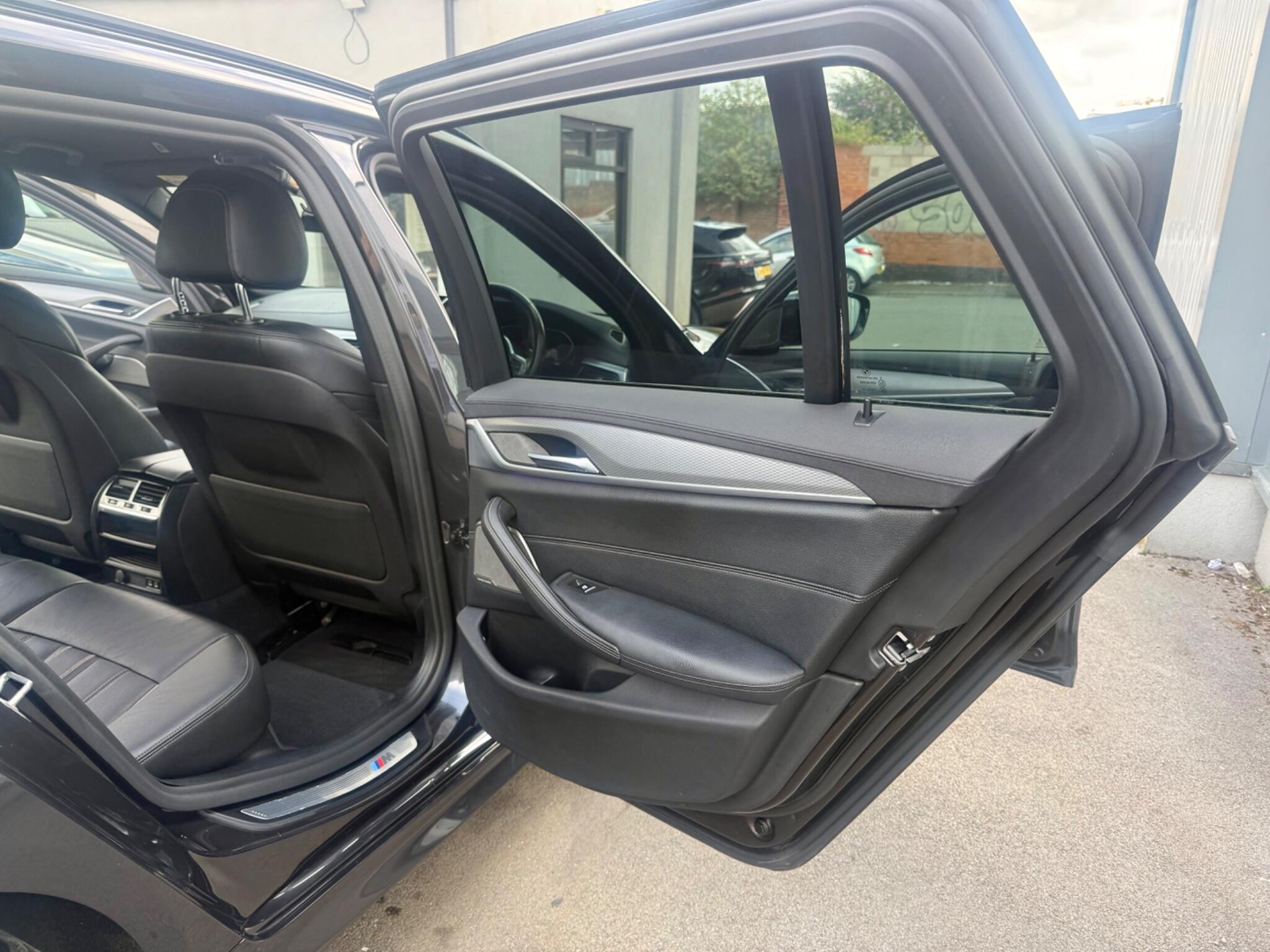 BMW 5 Series view 13