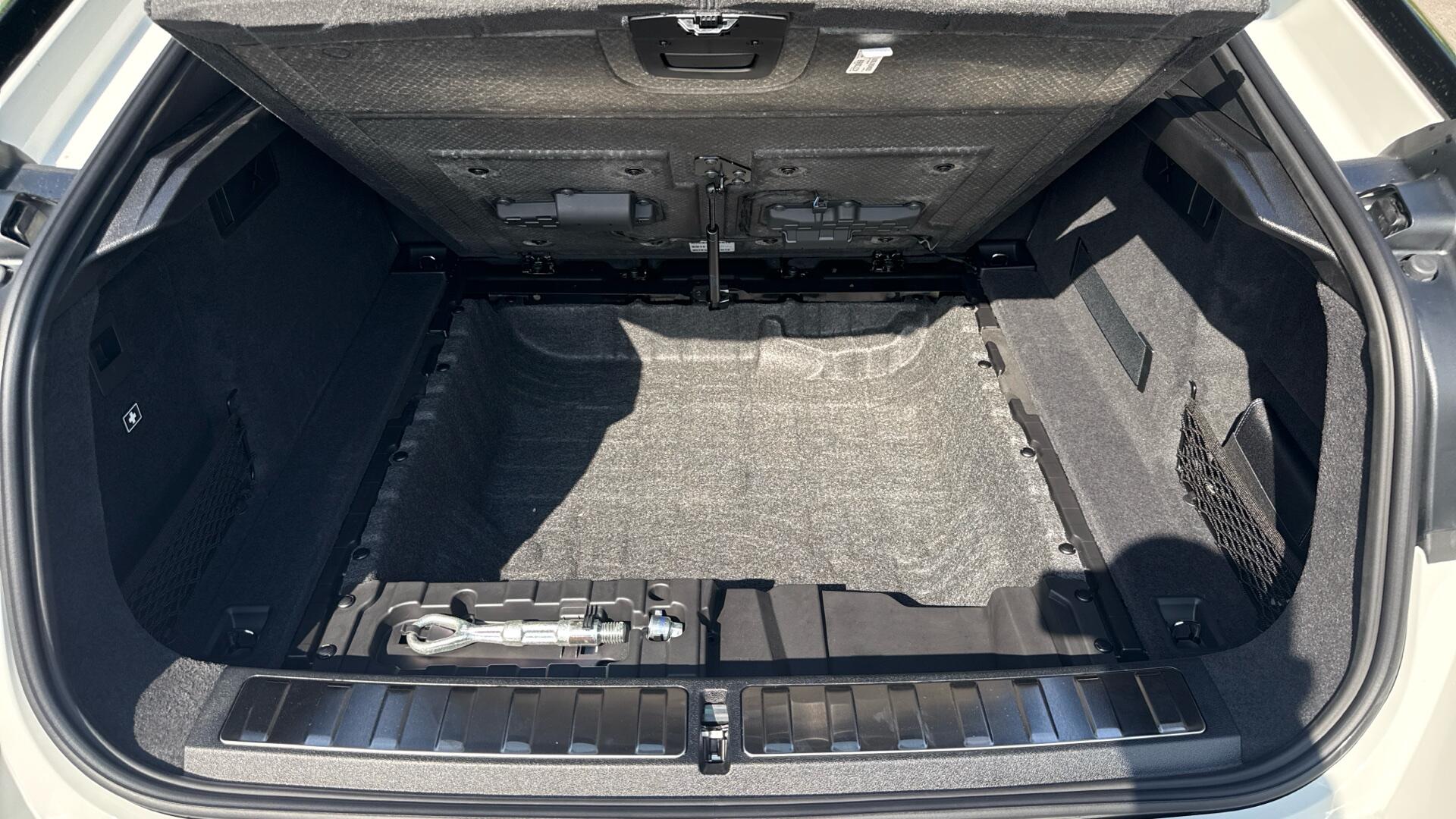 BMW X6 view 57