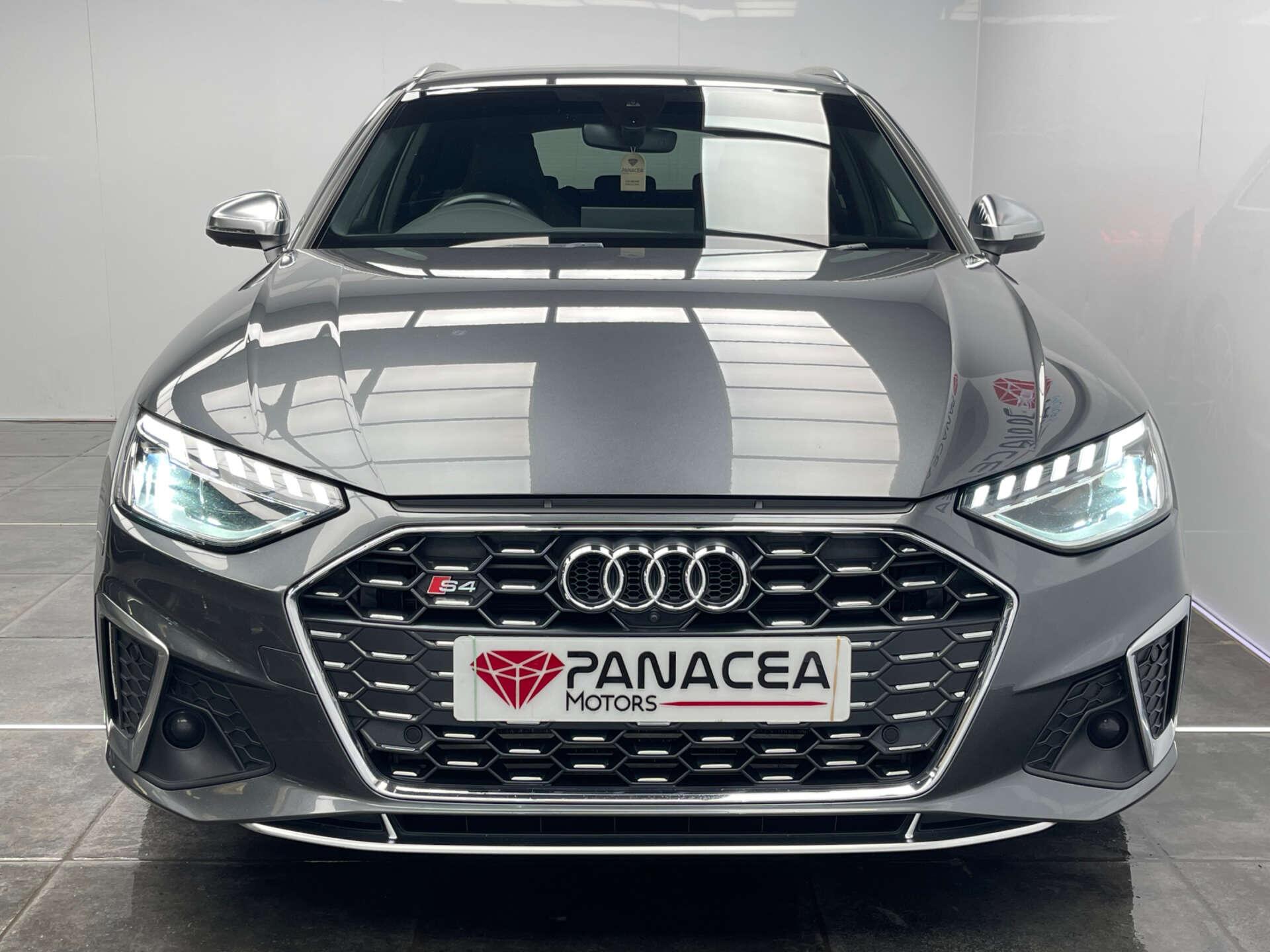 Audi S4 Avant view 5