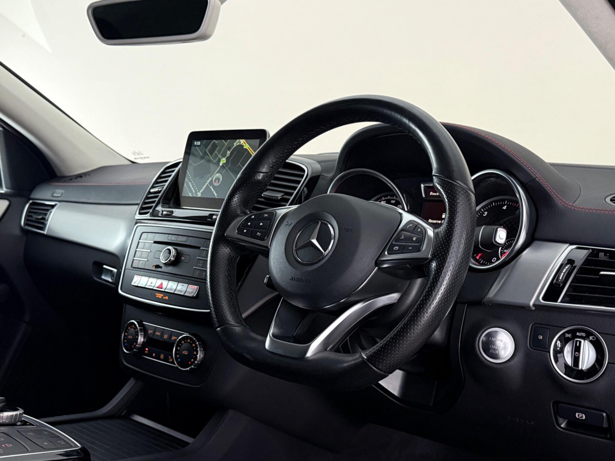 Mercedes-Benz Gle view 3