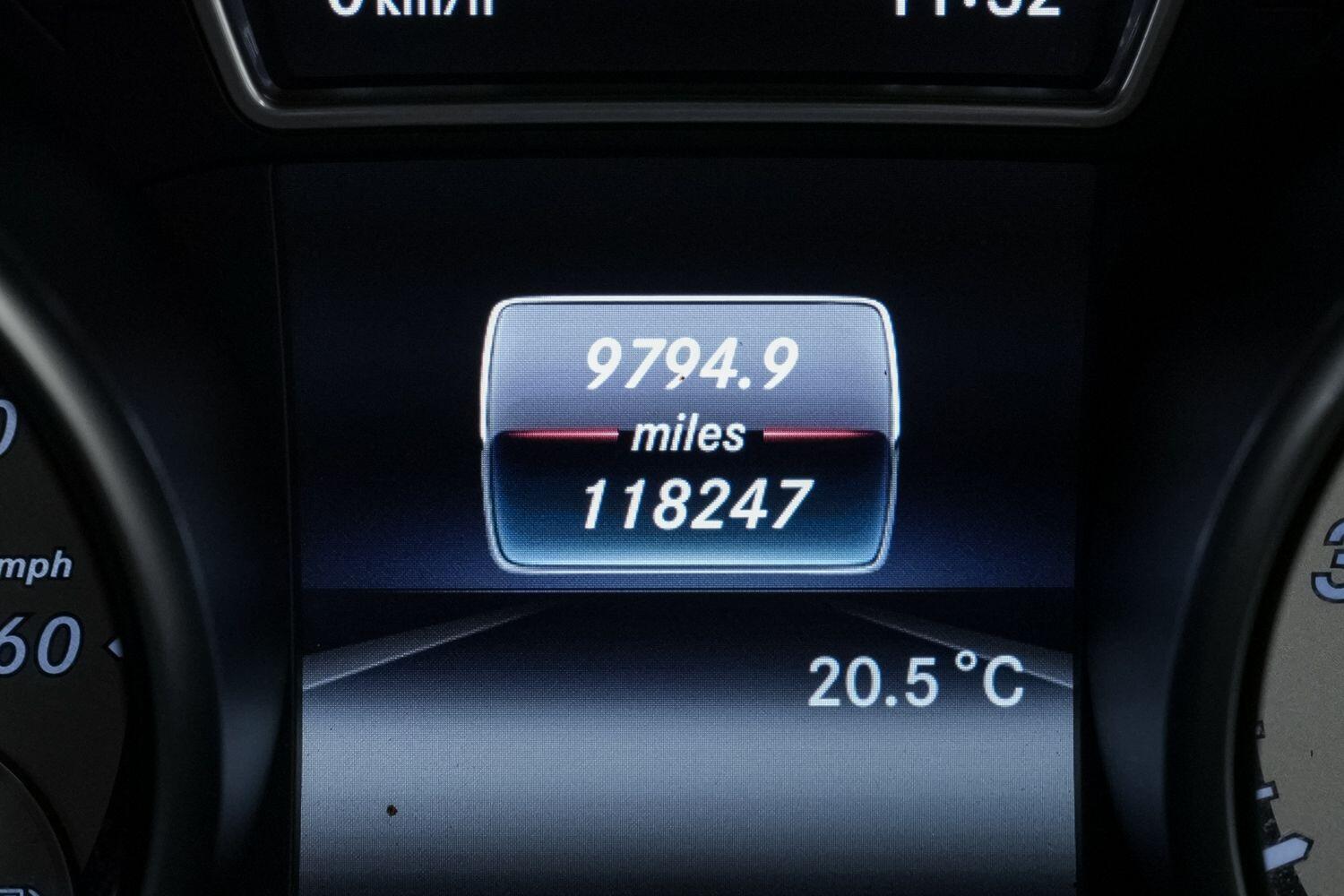 Mercedes-Benz Gla view 26