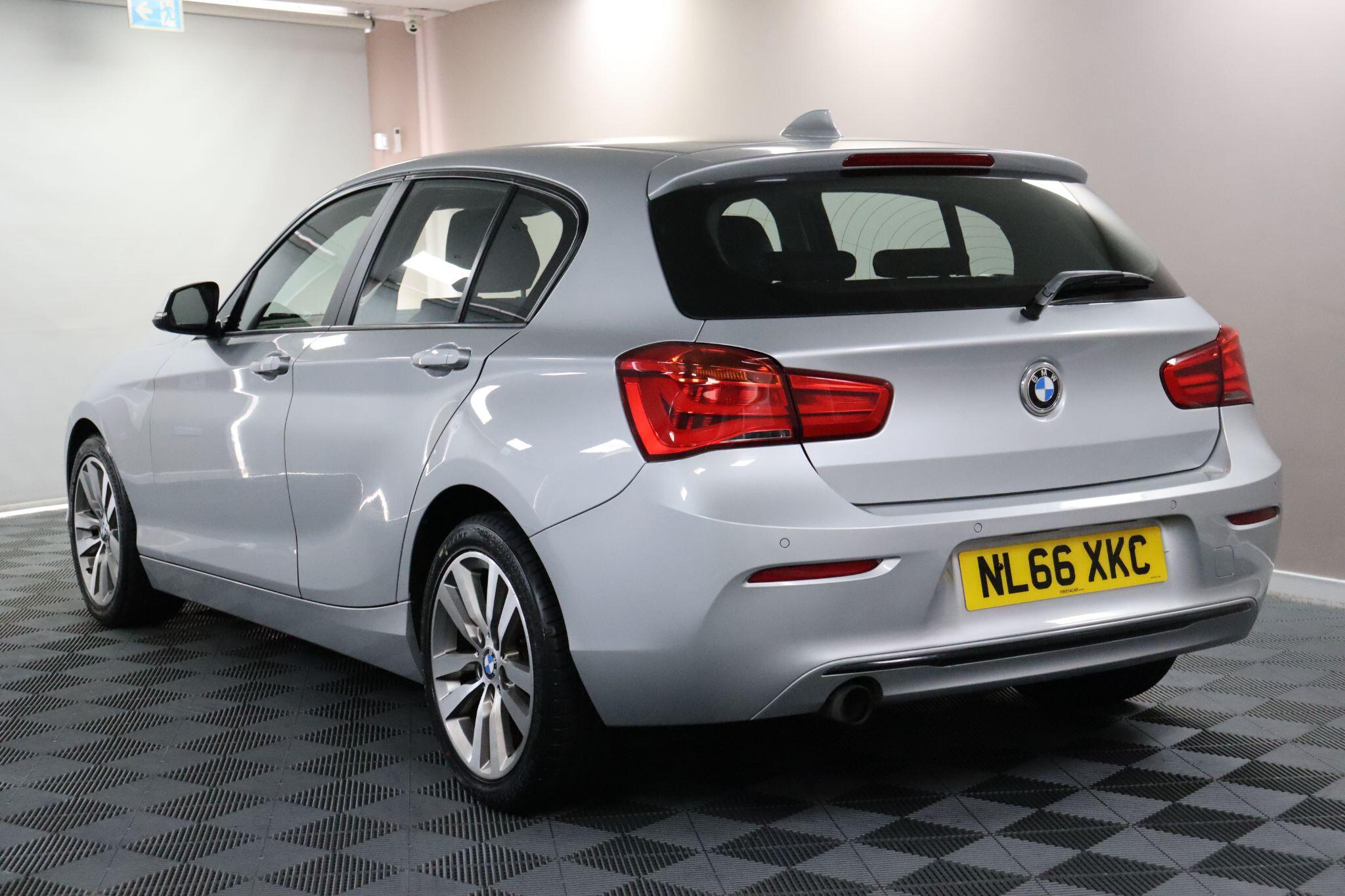 BMW 1 Series view 10