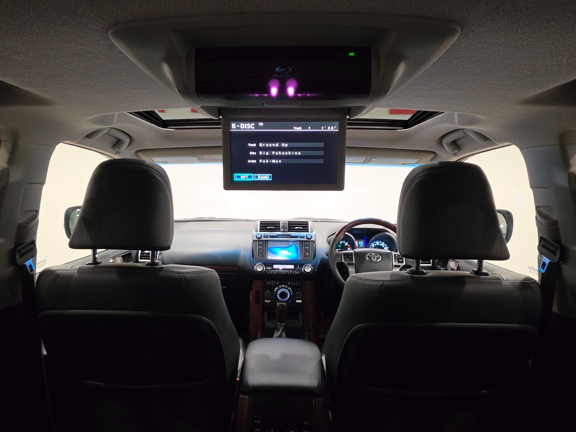 Toyota Land Cruiser view 107
