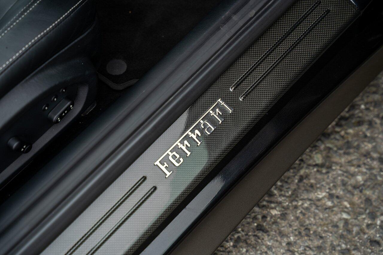 Ferrari F12 view 117