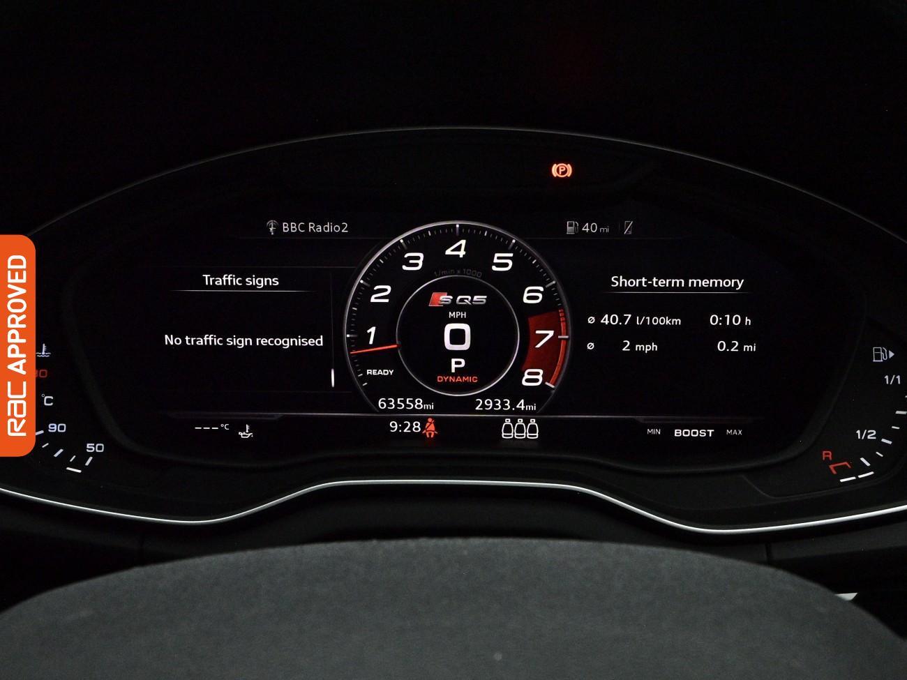 Audi SQ5 view 11