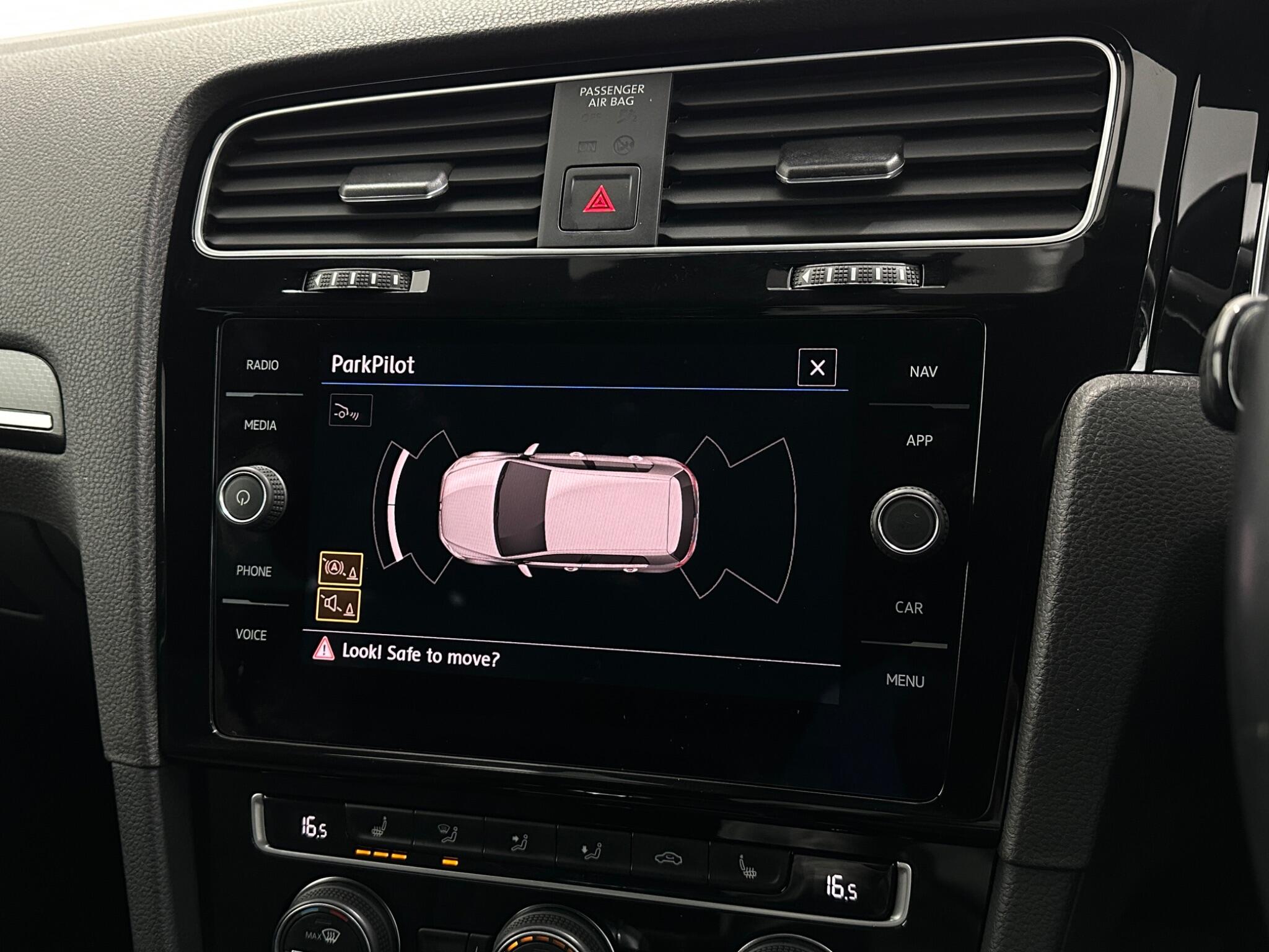 Volkswagen Golf view 24