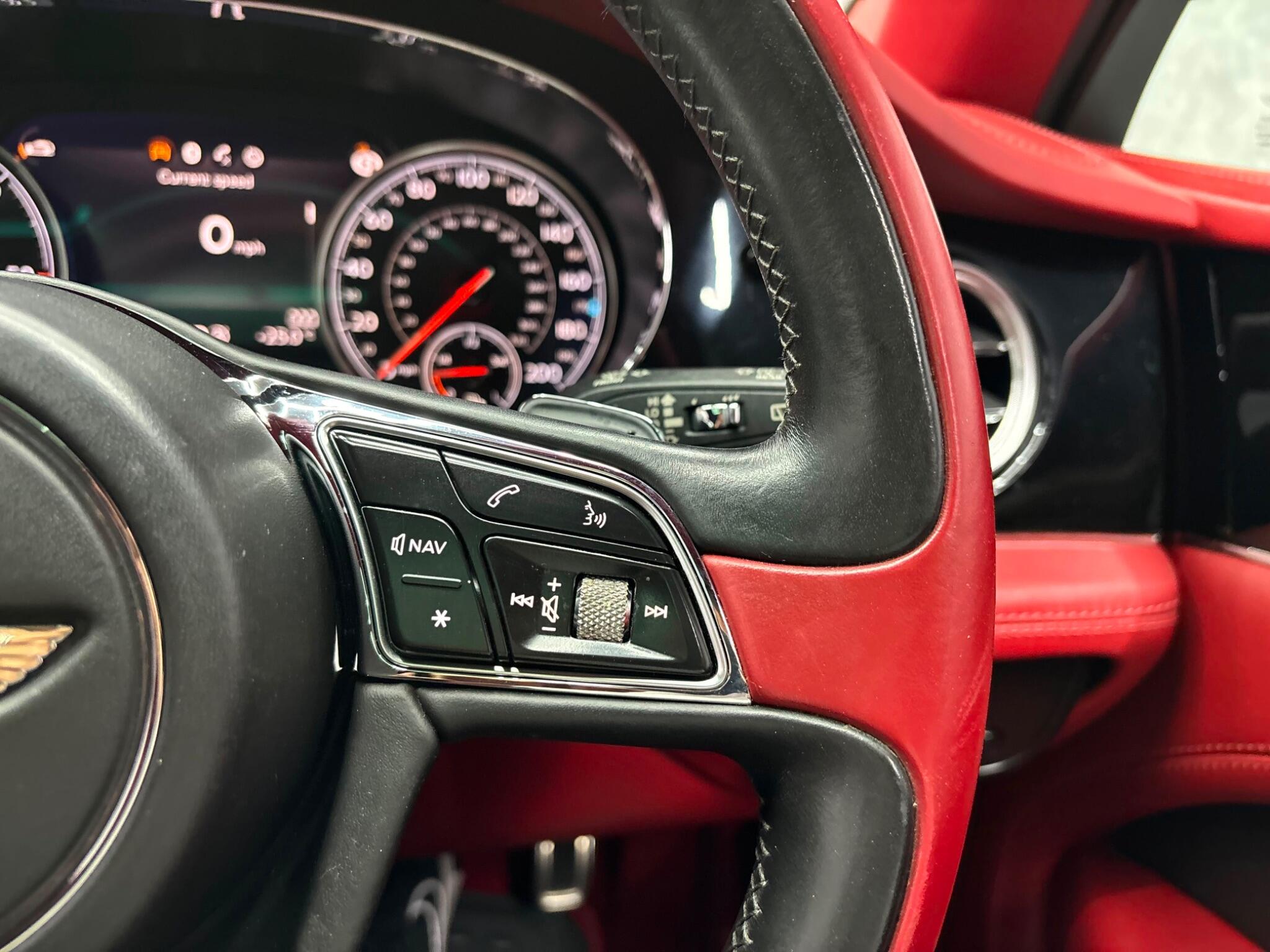 Bentley Bentayga view 28