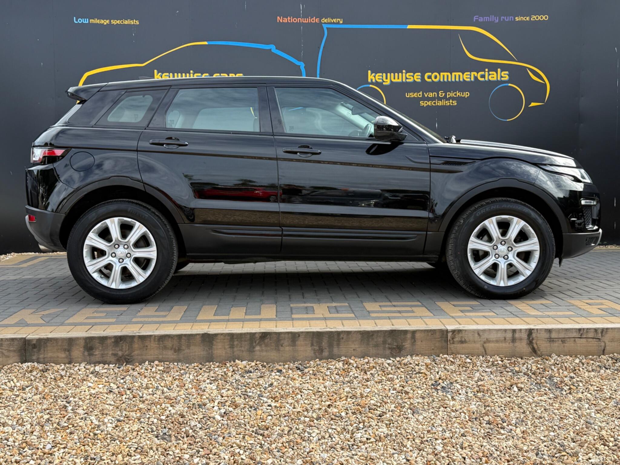 Land Rover Range Rover Evoque view 7